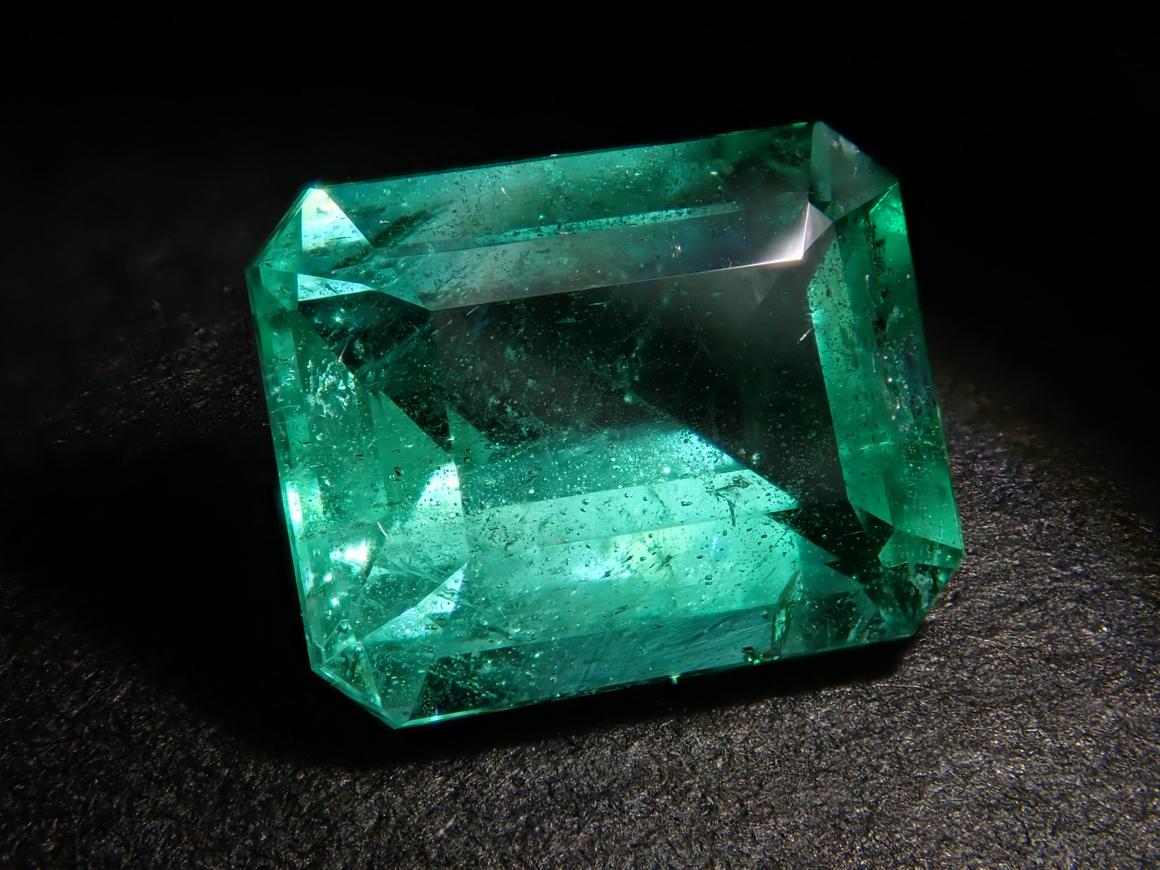 [12553795] Non-oil emerald 1.030ct loose stone