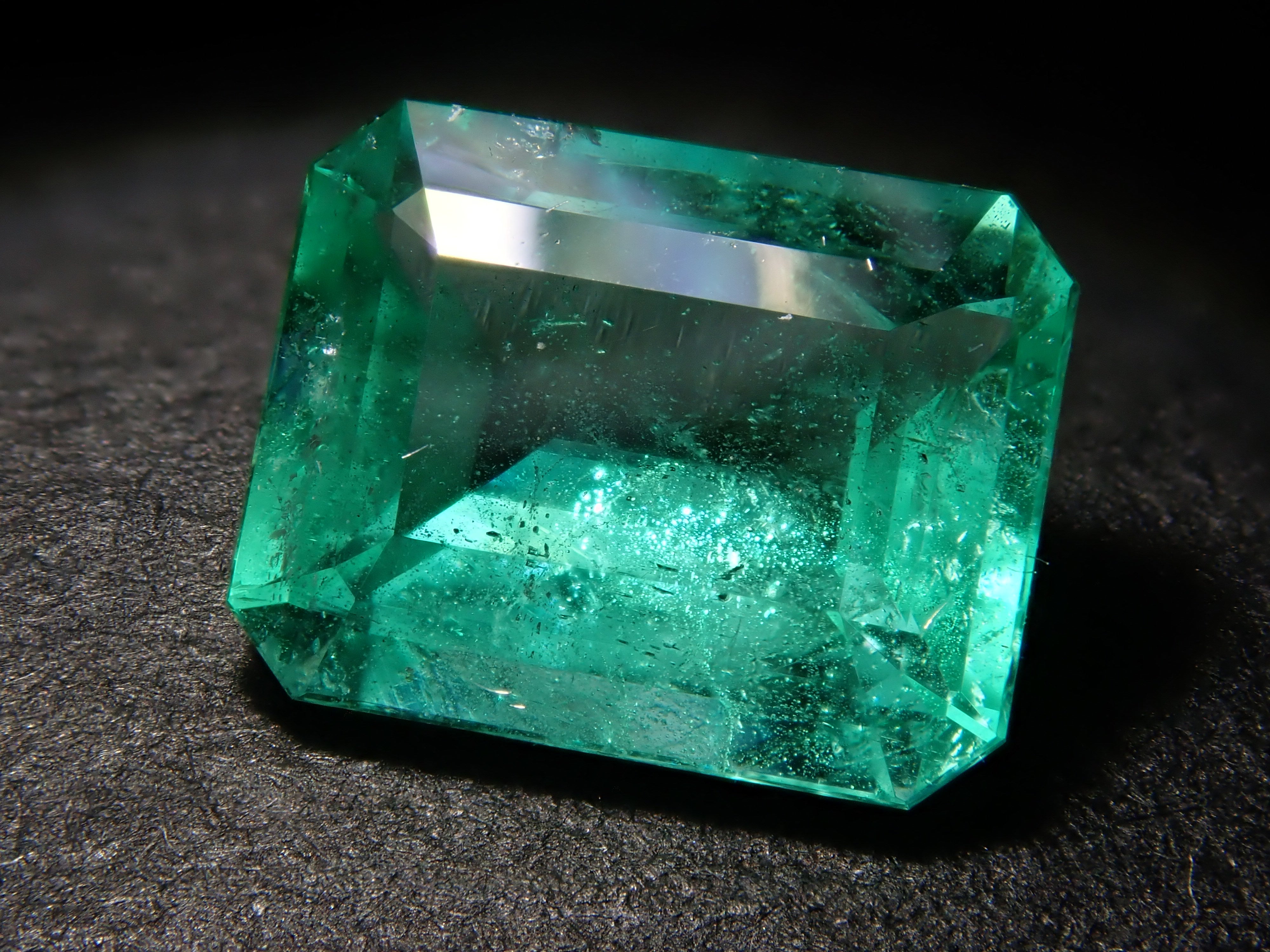 [12553795] Non-oil emerald 1.030ct loose stone