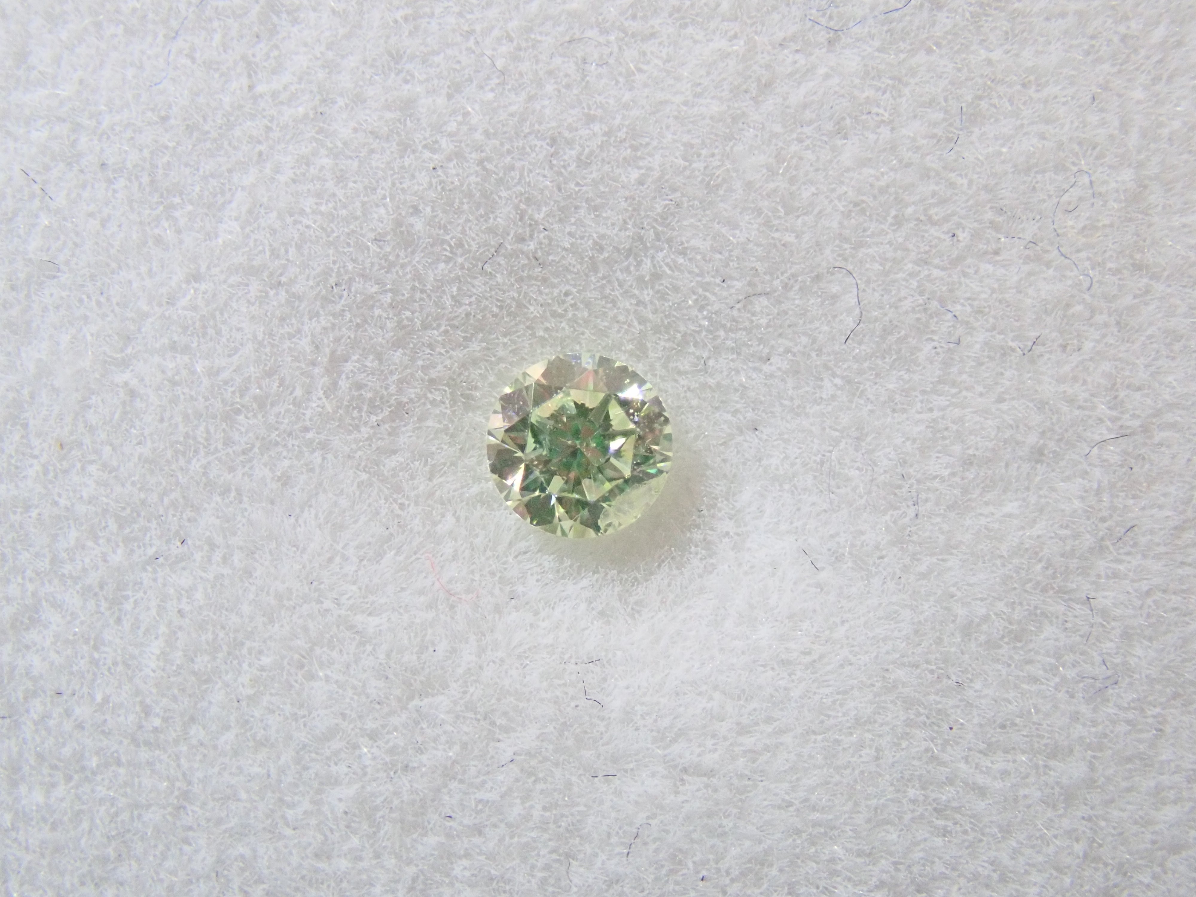 [On sale May 23rd at 10 PM] "Limited 9 Stones - Shinjuku Pop-Up Celebration" All stones with Central Gem Laboratory sorting (3.0-3.5mm, VS-SI clarity) "Multiple purchase discount available"