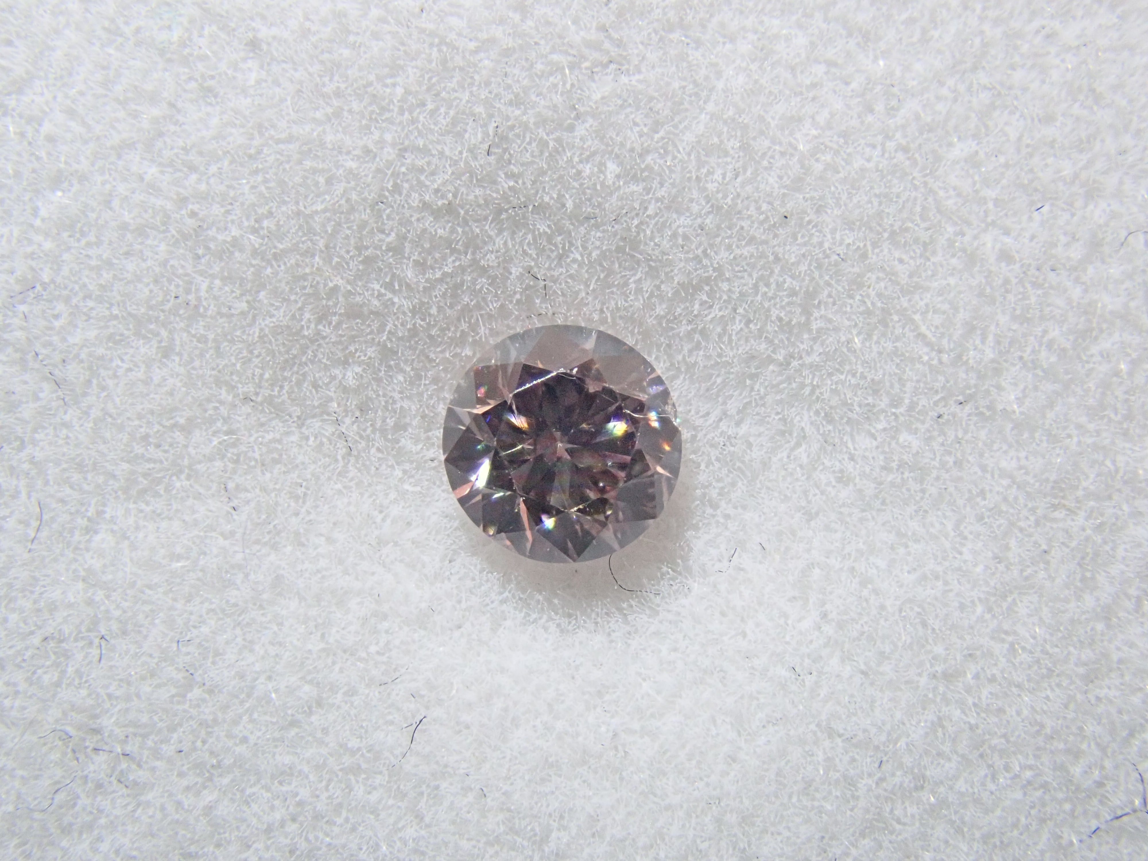 [On sale May 23rd at 10 PM] "Limited 9 Stones - Shinjuku Pop-Up Celebration" All stones with Central Gem Laboratory sorting (3.0-3.5mm, VS-SI clarity) "Multiple purchase discount available"