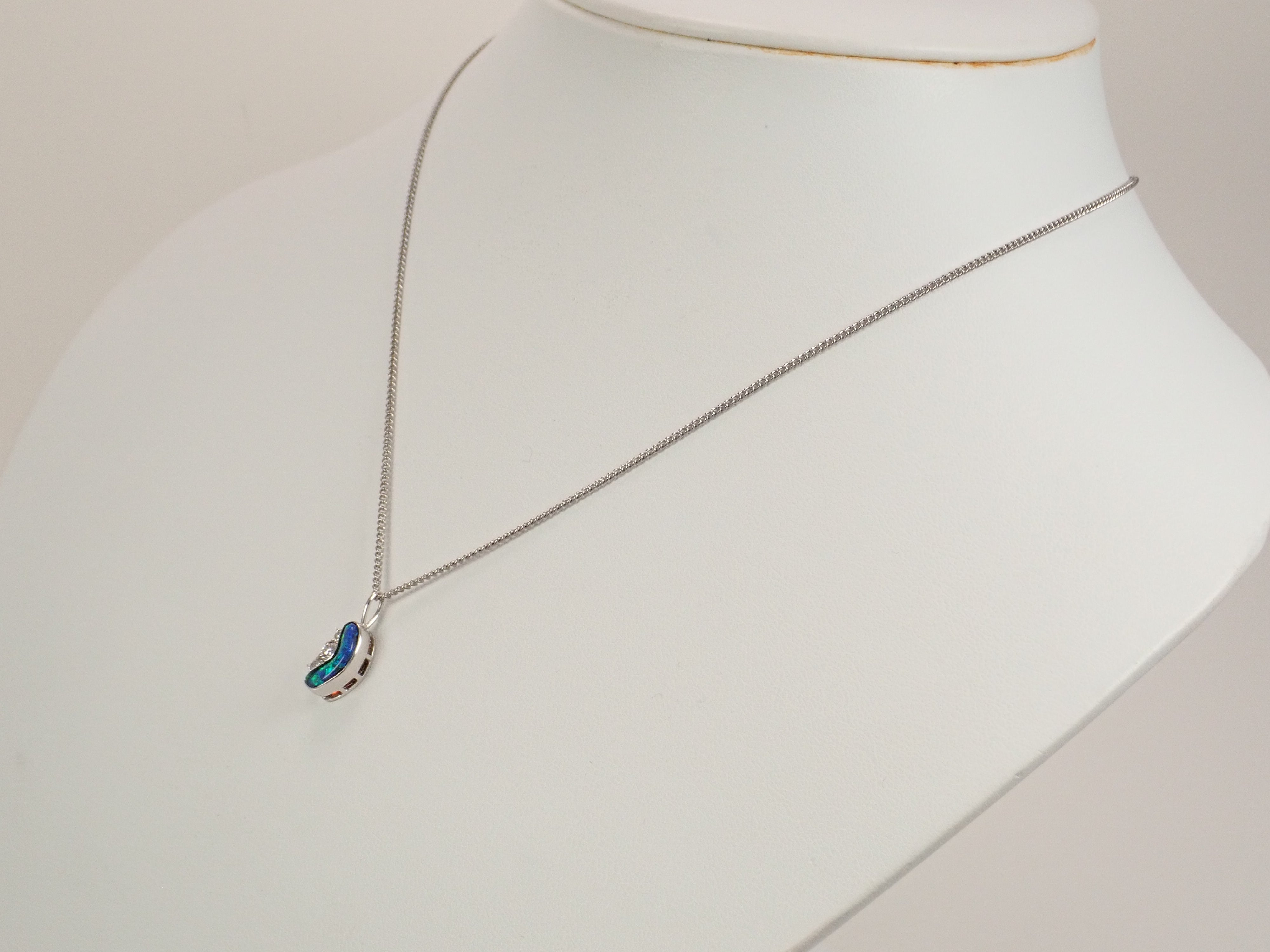 [Published as 22602660] [Karafuri] Pt900 Black Opal 0.58ct Pendant Top (Necklace Top)