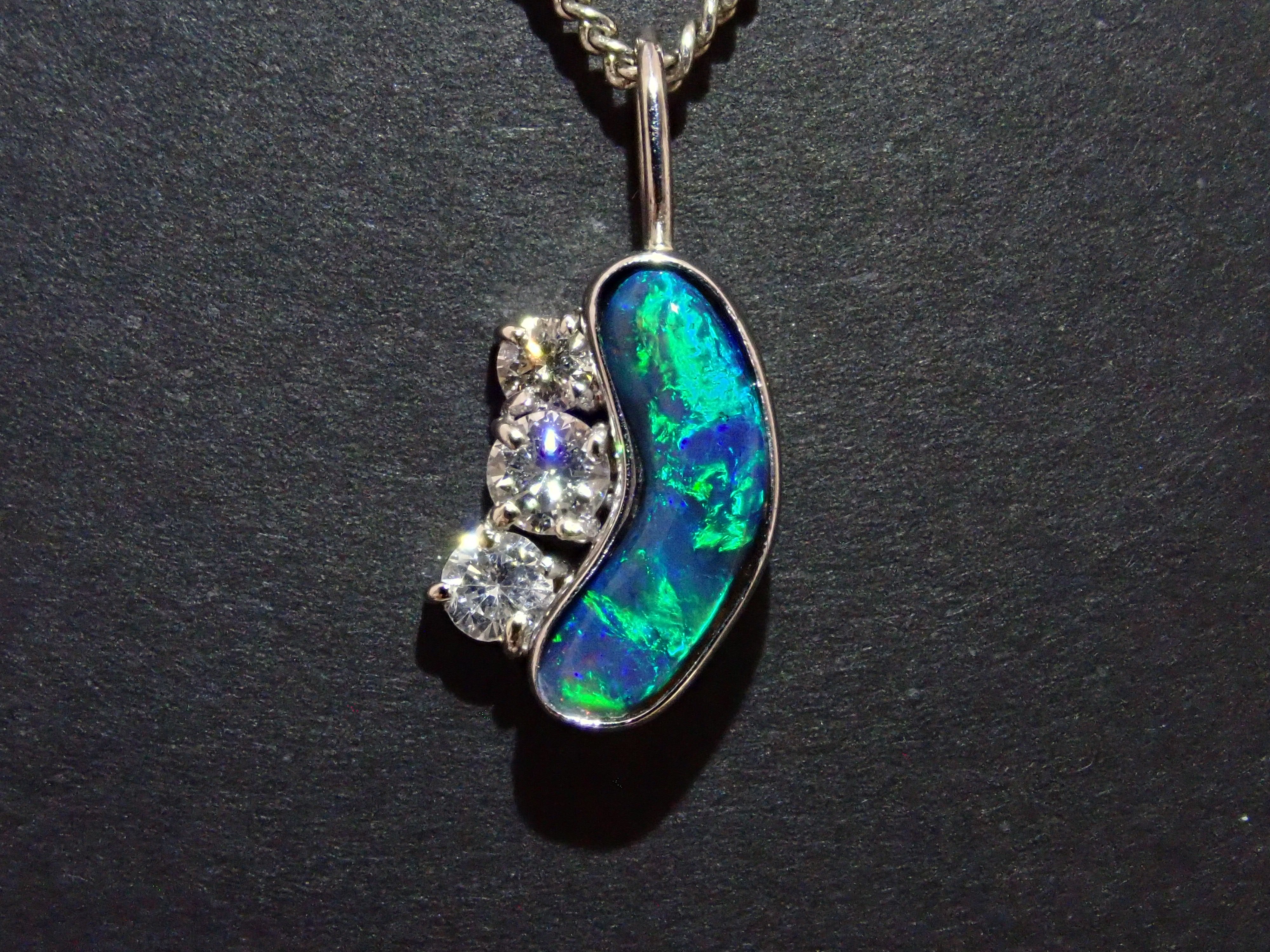 [Published as 22602660] [Karafuri] Pt900 Black Opal 0.58ct Pendant Top (Necklace Top)