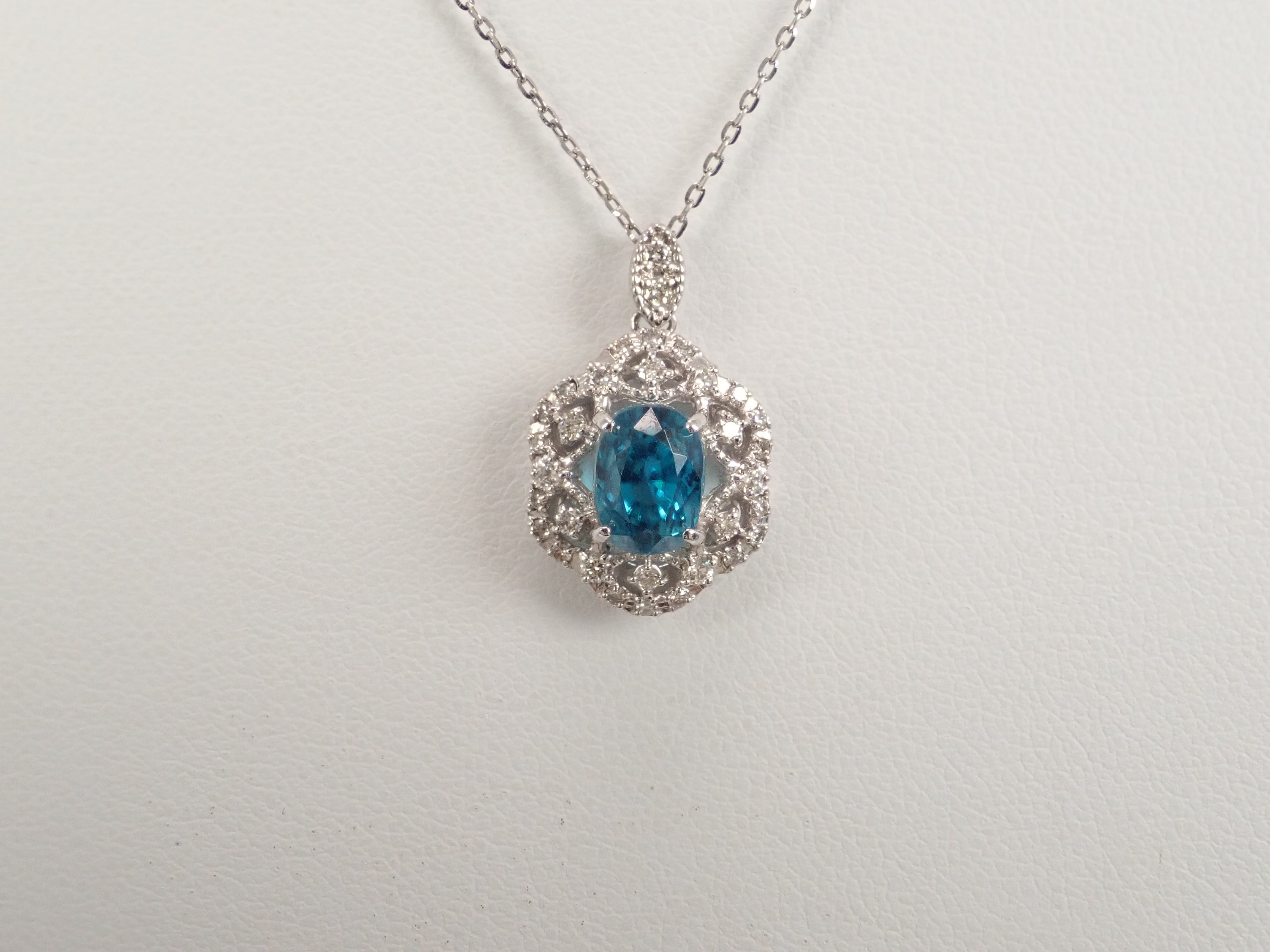 [22602665 Listed] Pt900/Pt850 Blue Zircon (Ratanakiri Blue) 2.45ct Pendant (Necklace)