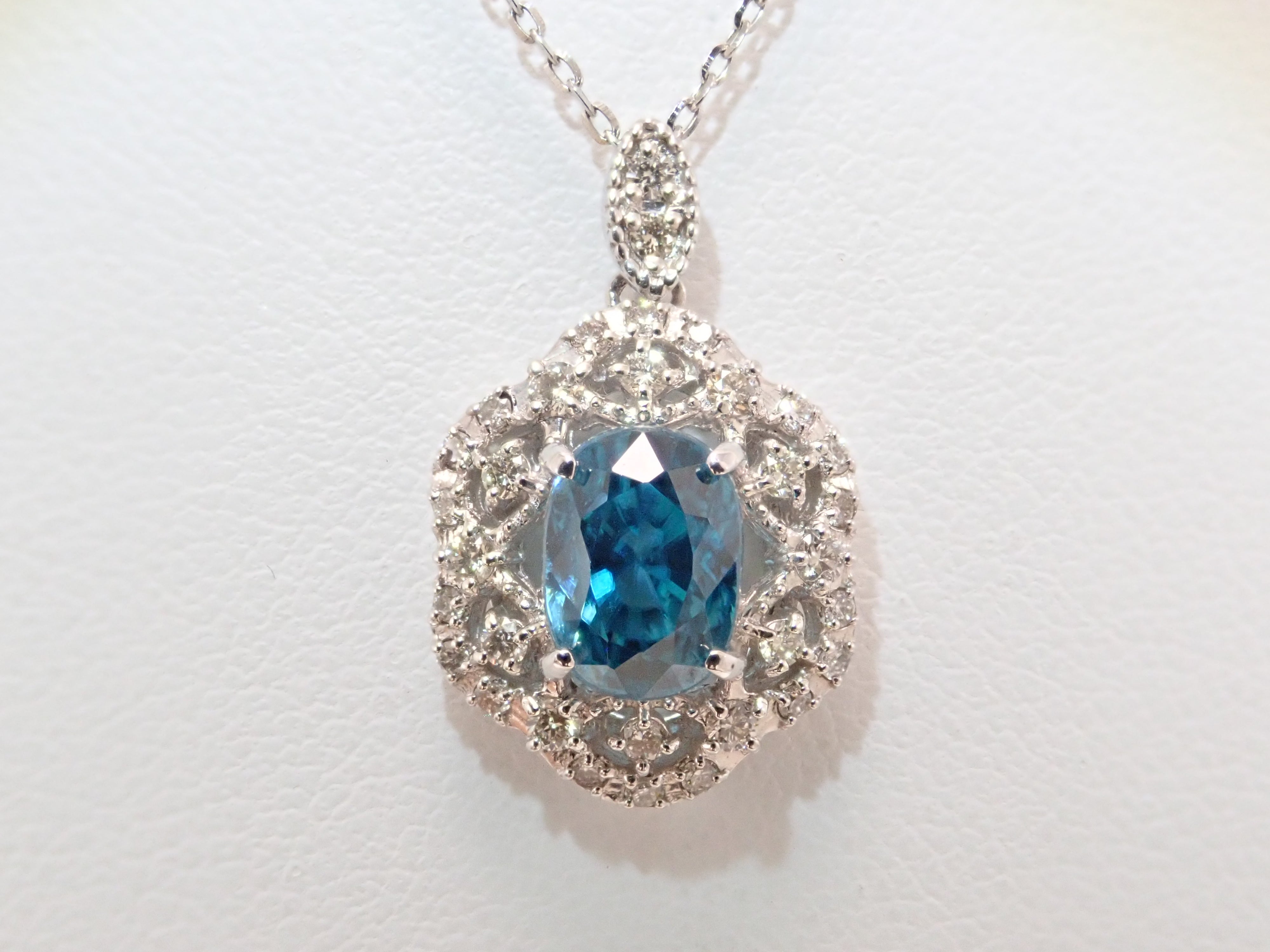 Pt900/Pt850 Blue Zircon (Ratanakiri Blue) 2.45ct Pendant Necklace