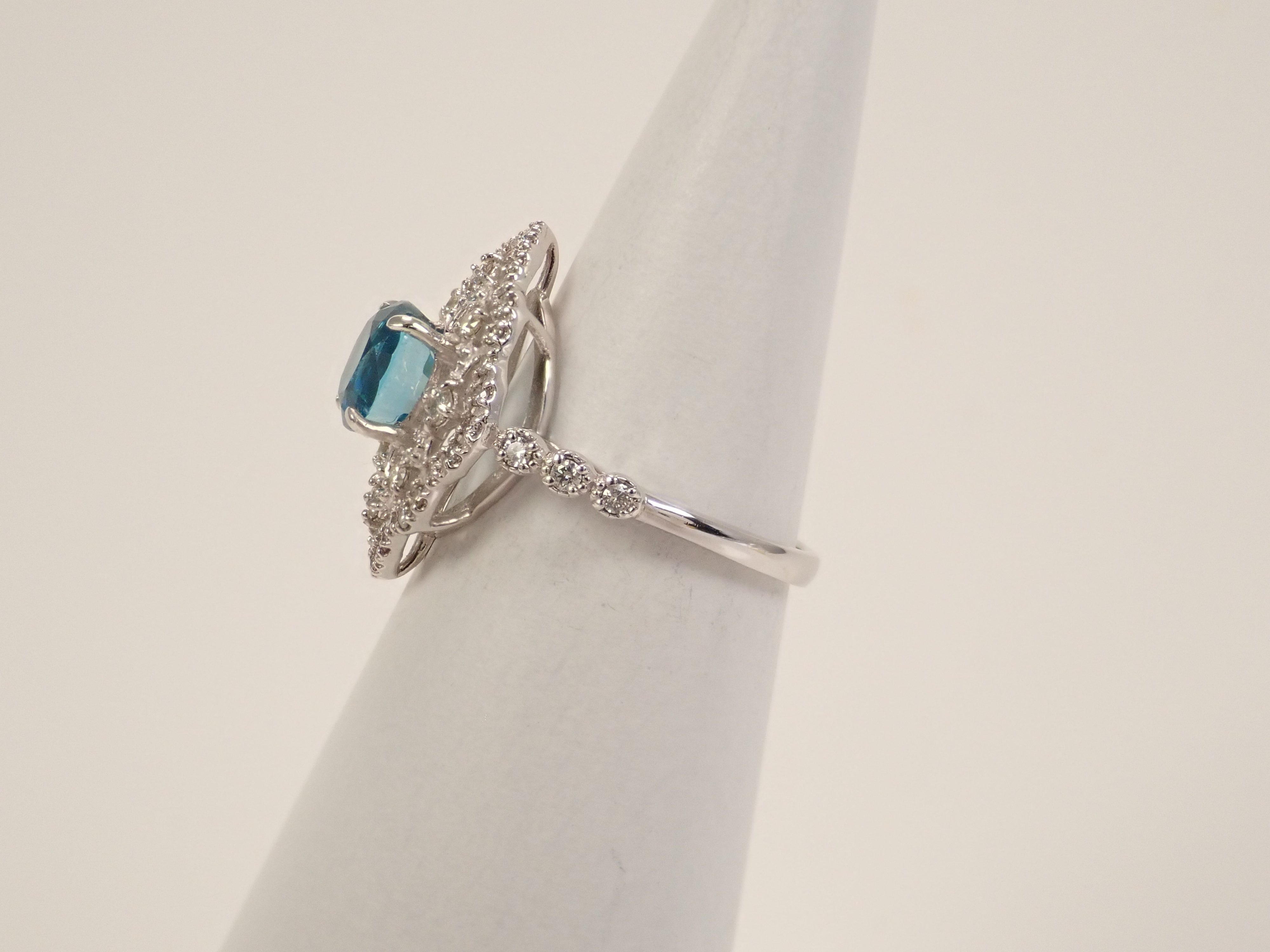 [Listed as 22602664] Pt900 Blue Zircon (Ratanakiri Blue) 2.22ct Ring