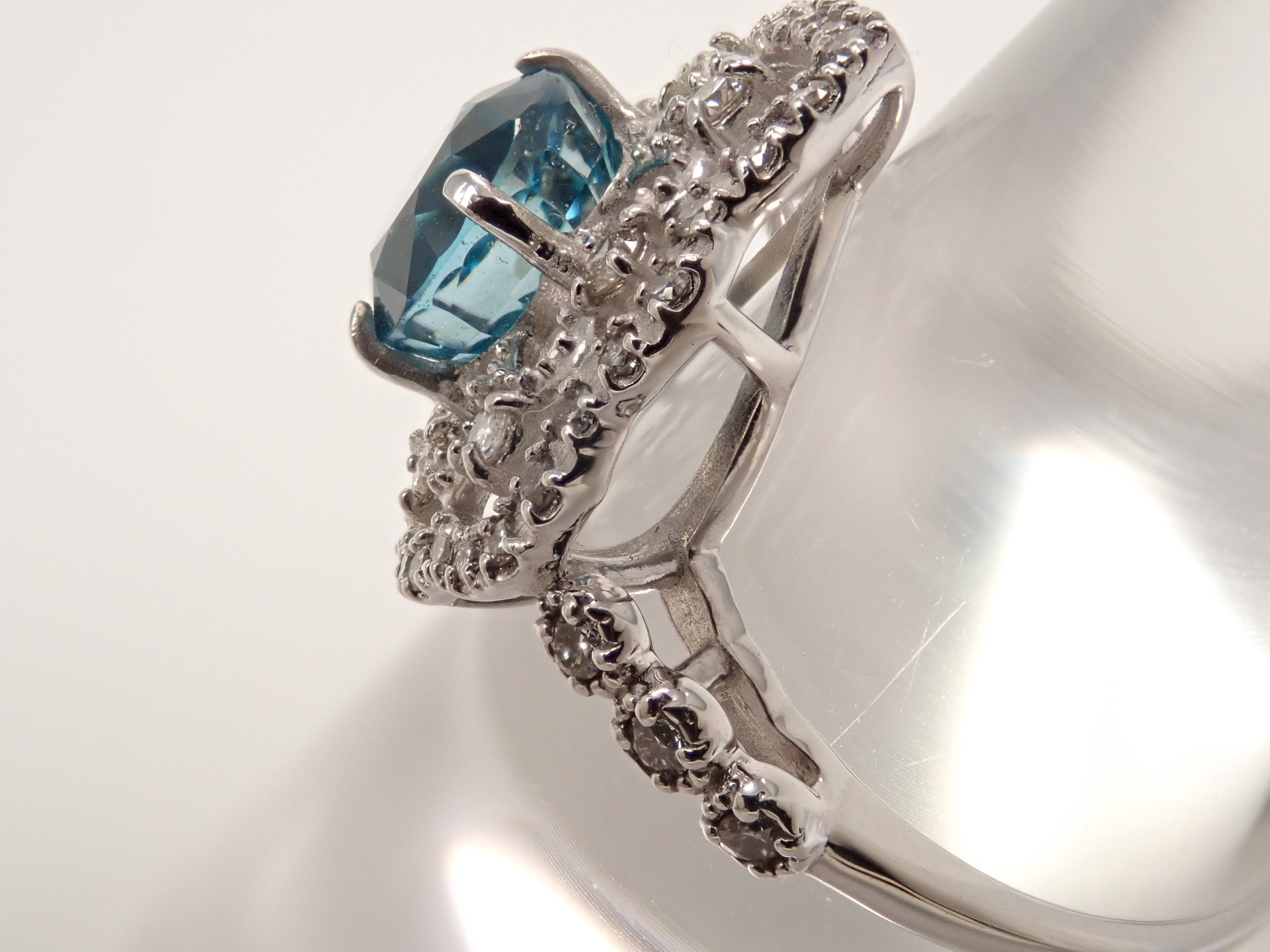 [Listed as 22602664] Pt900 Blue Zircon (Ratanakiri Blue) 2.22ct Ring