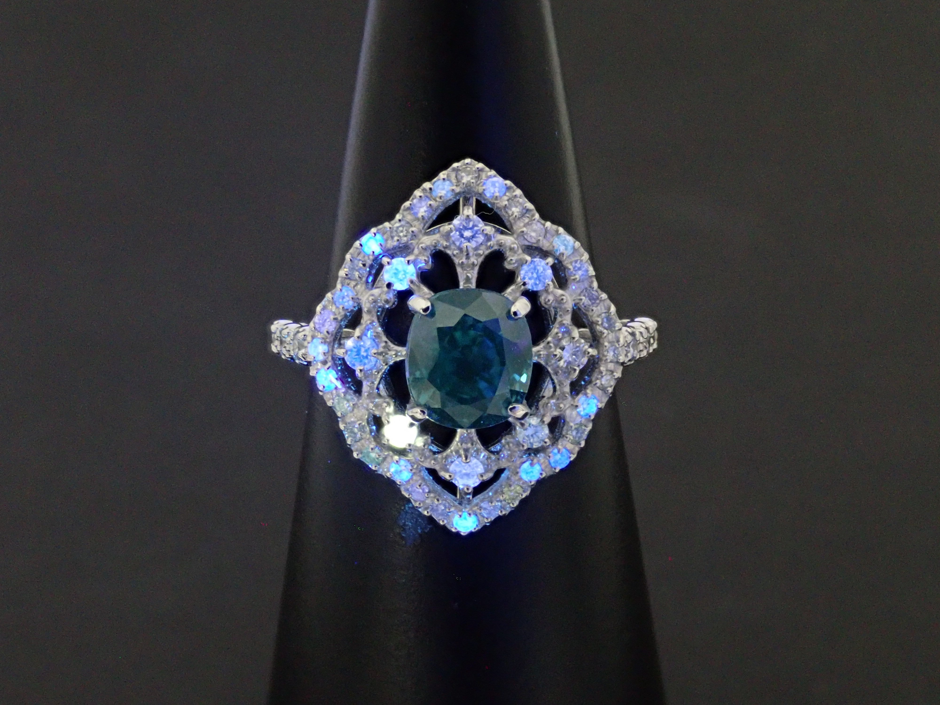 [Listed as 22602664] Pt900 Blue Zircon (Ratanakiri Blue) 2.22ct Ring