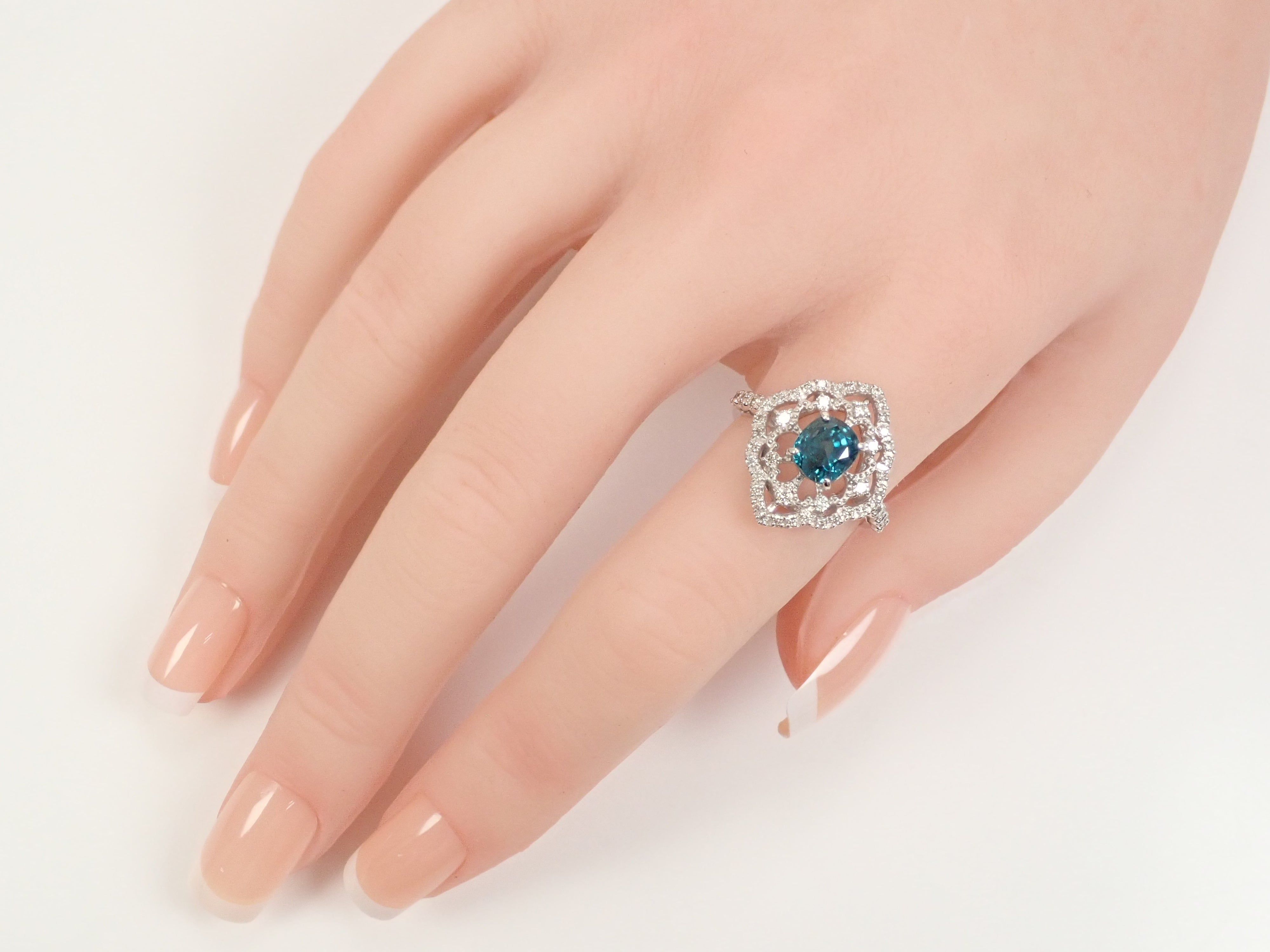[Listed as 22602664] Pt900 Blue Zircon (Ratanakiri Blue) 2.22ct Ring