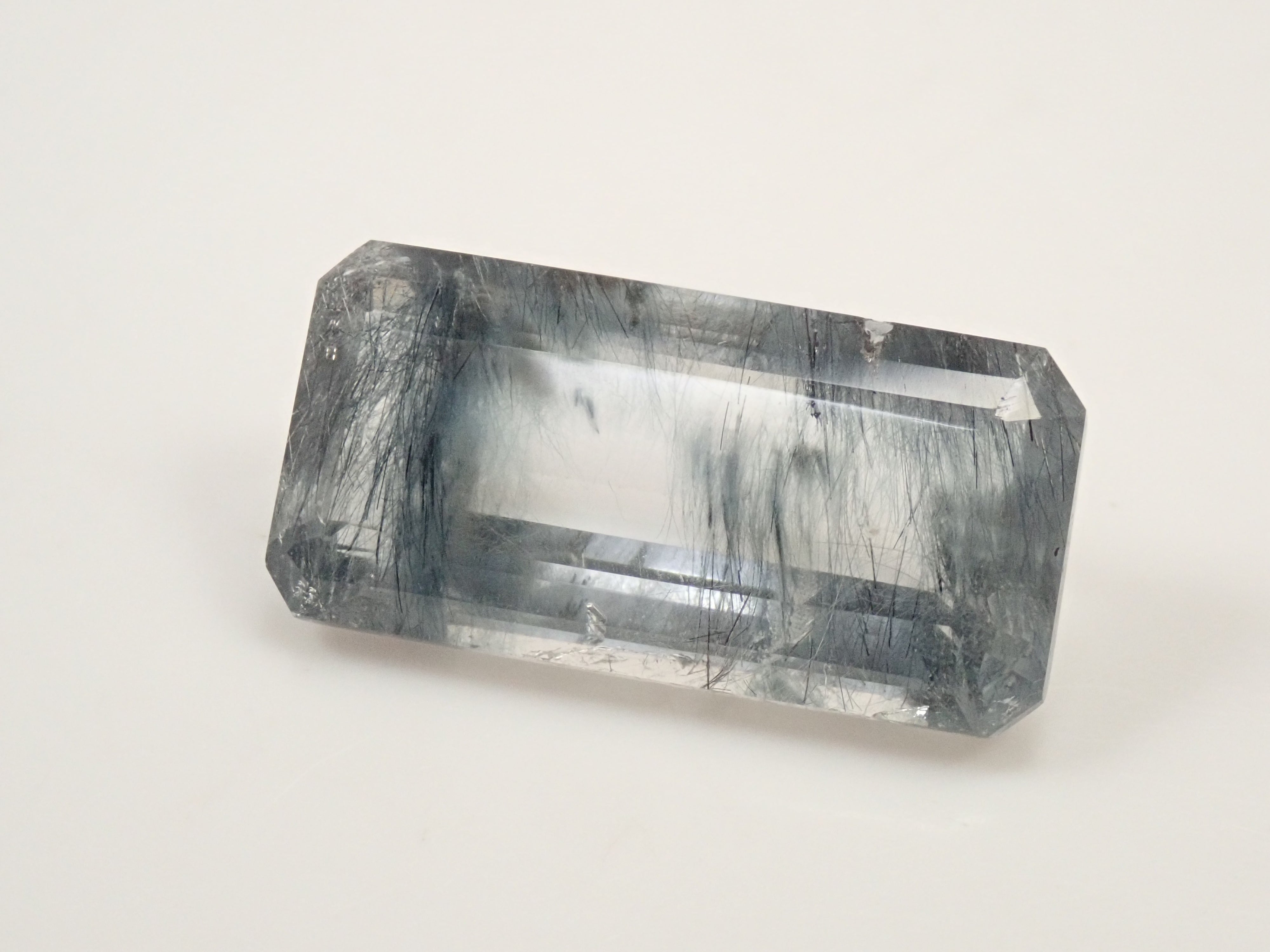 【12562274掲載】ブラジル産ブラジル産ブルートルマリンインクォーツ 10.466ctルース