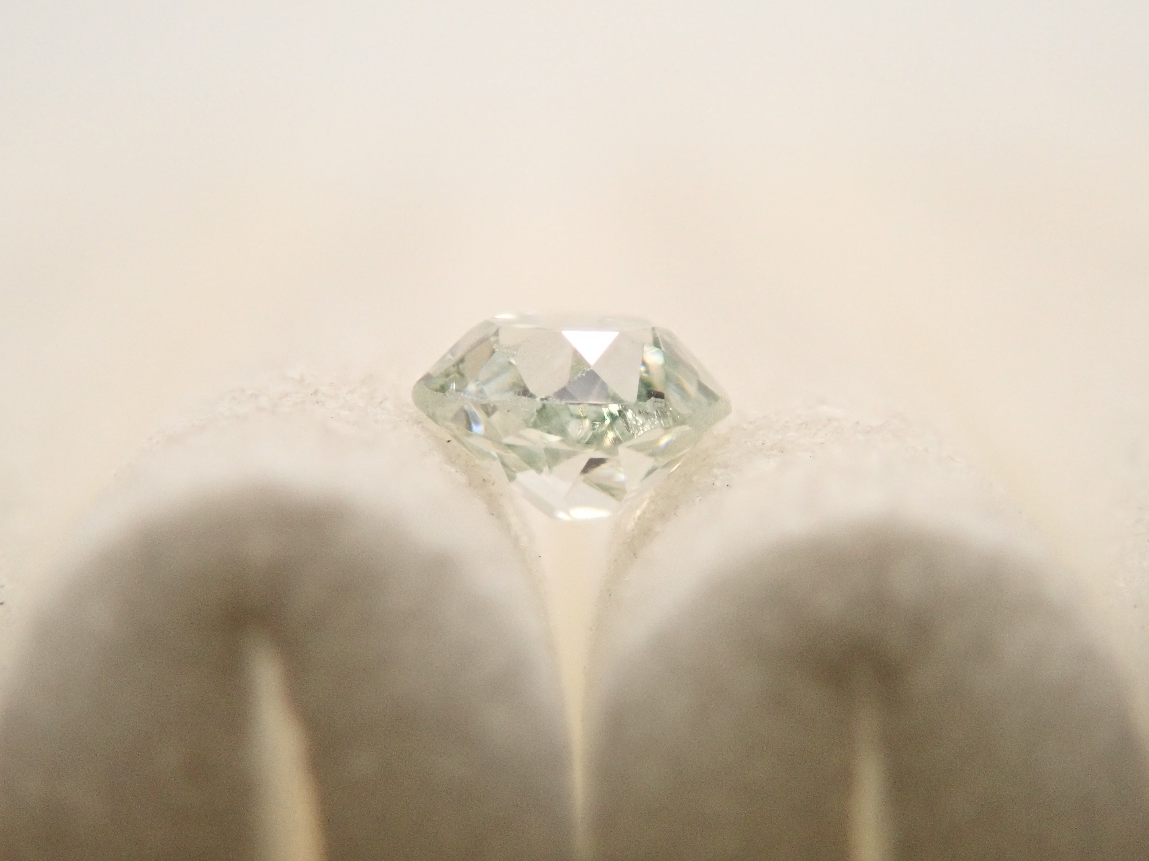 グリーンダイヤモンド 0.100ctルース(VERY LIGHT GREEN, SI-1)
