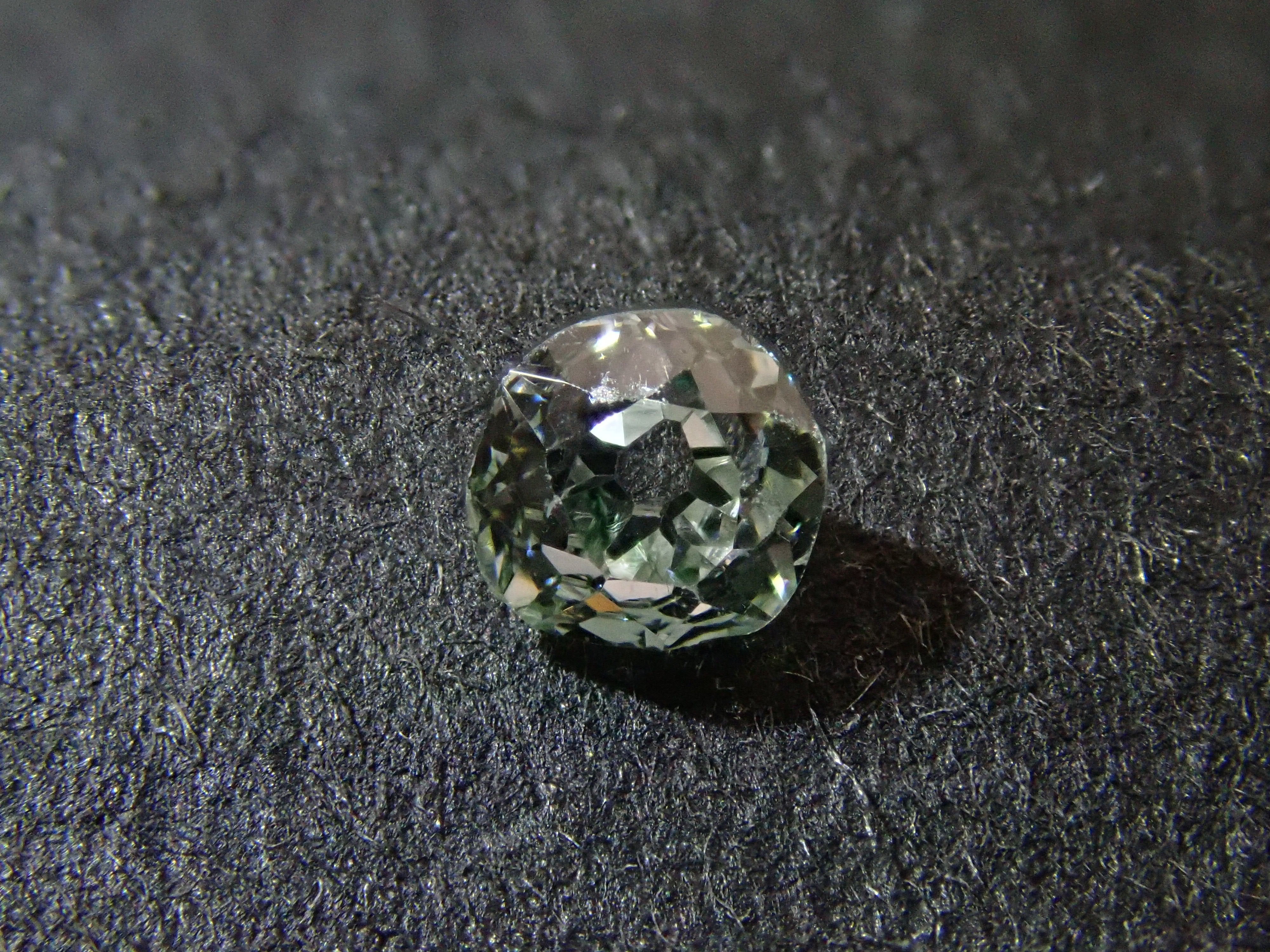 グリーンダイヤモンド 0.100ctルース(VERY LIGHT GREEN, SI-1)