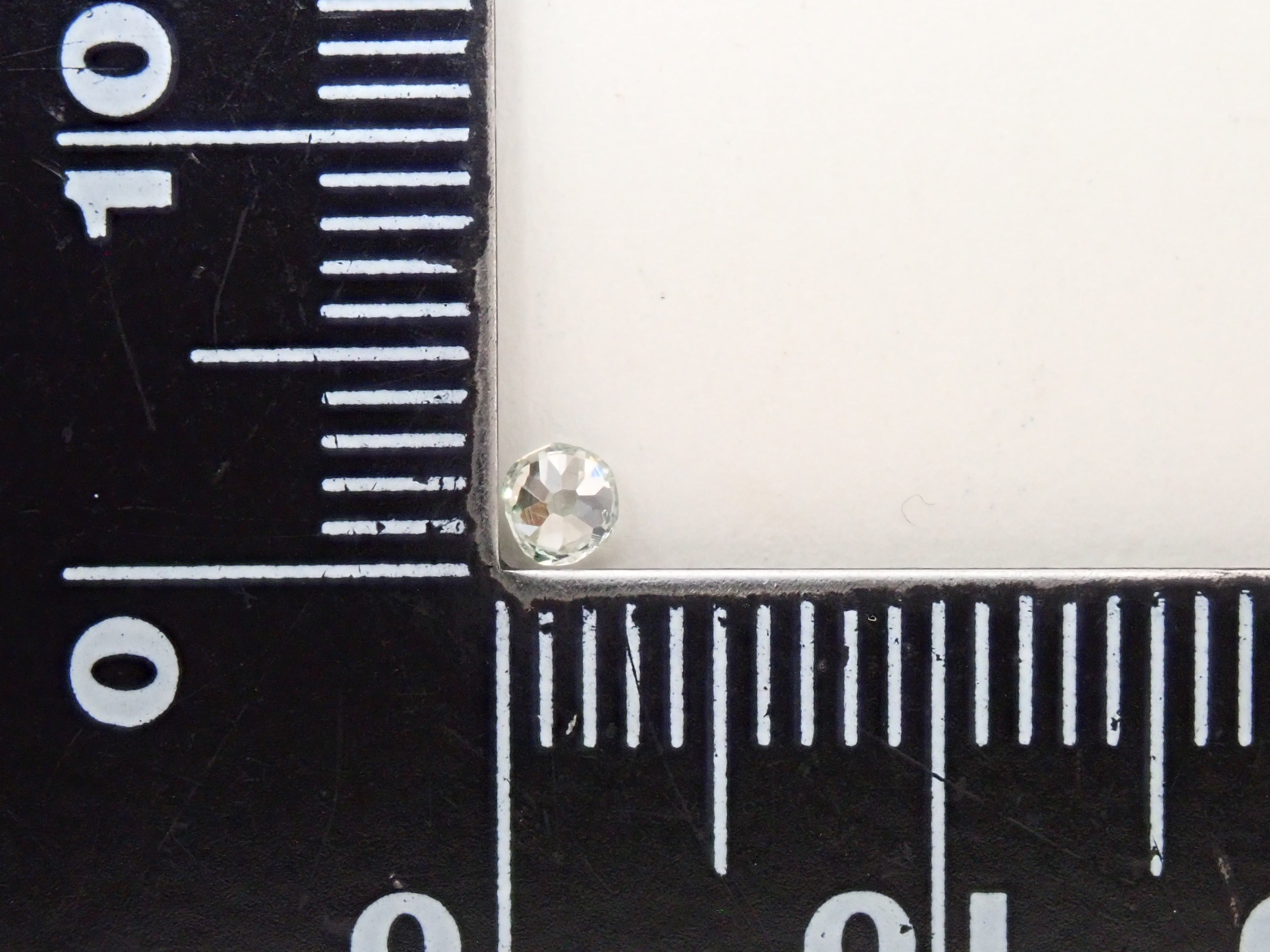 グリーンダイヤモンド 0.100ctルース(VERY LIGHT GREEN, SI-1)