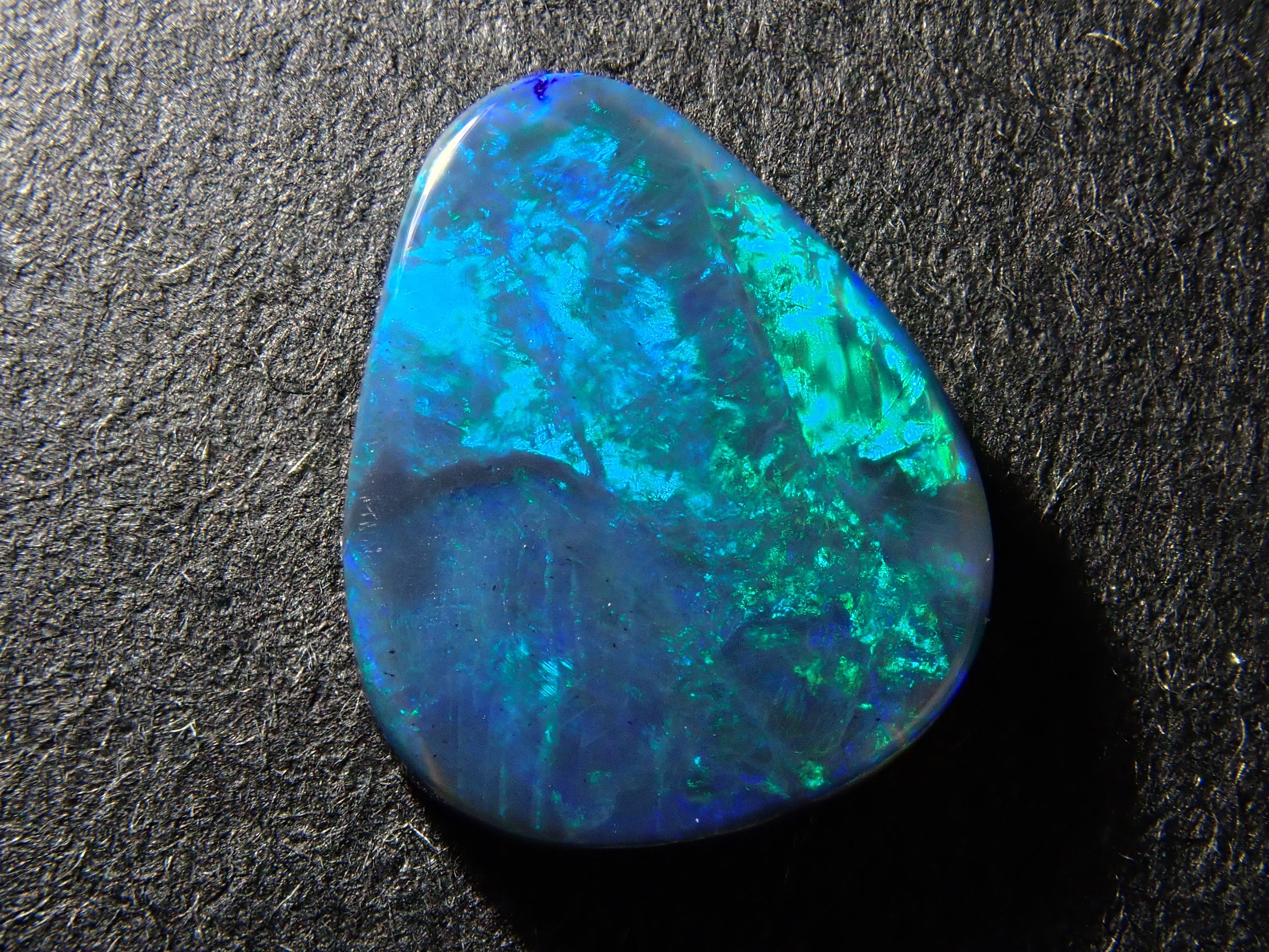 【12563084掲載】オーストラリア産ブラックオパール 0.877ctルース
