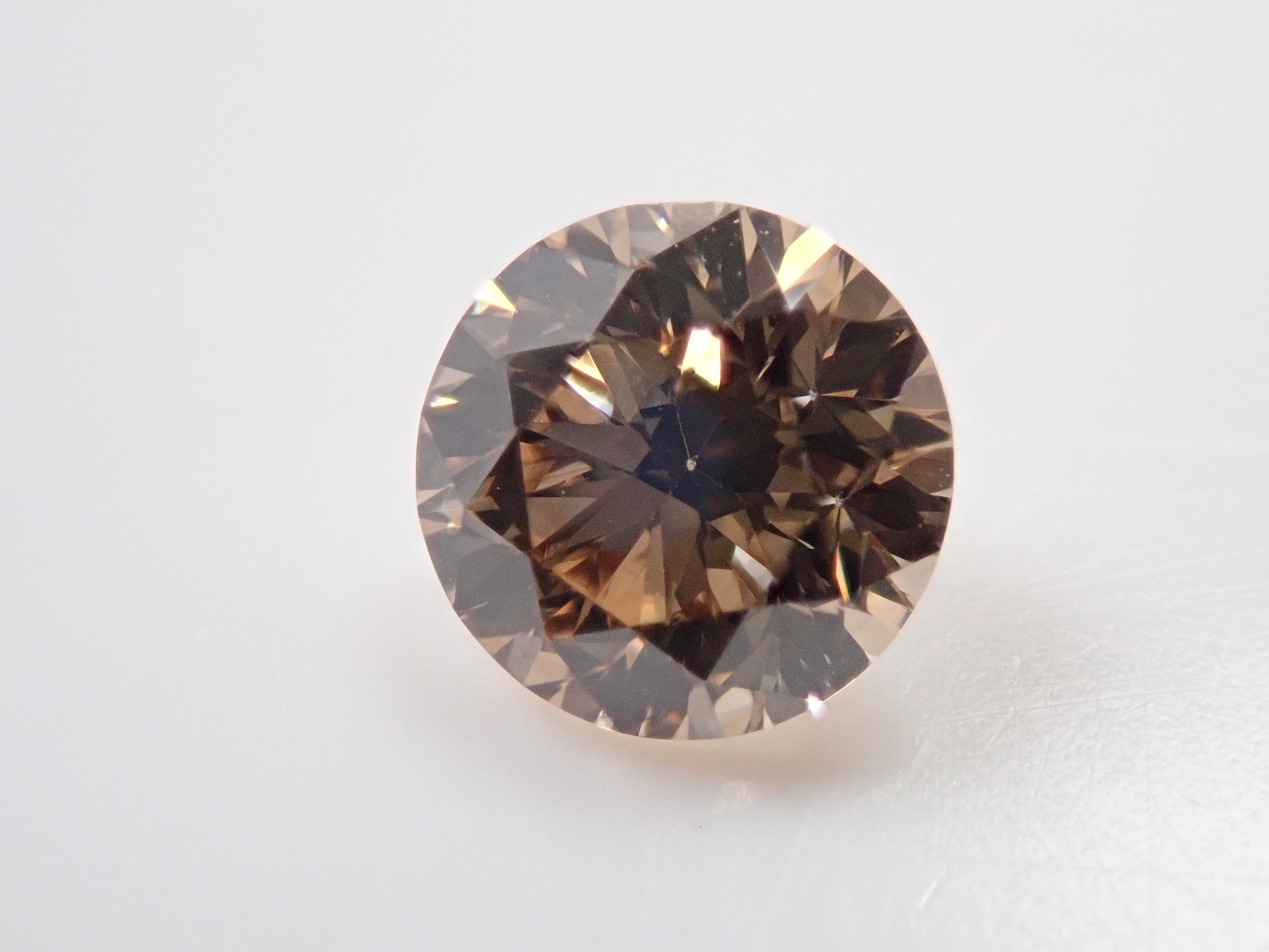 【7/18 22時販売】ブラウンダイヤモンド 5.0mm/0.556ctルース(FANCY LIGHT BROWN, VS-1)