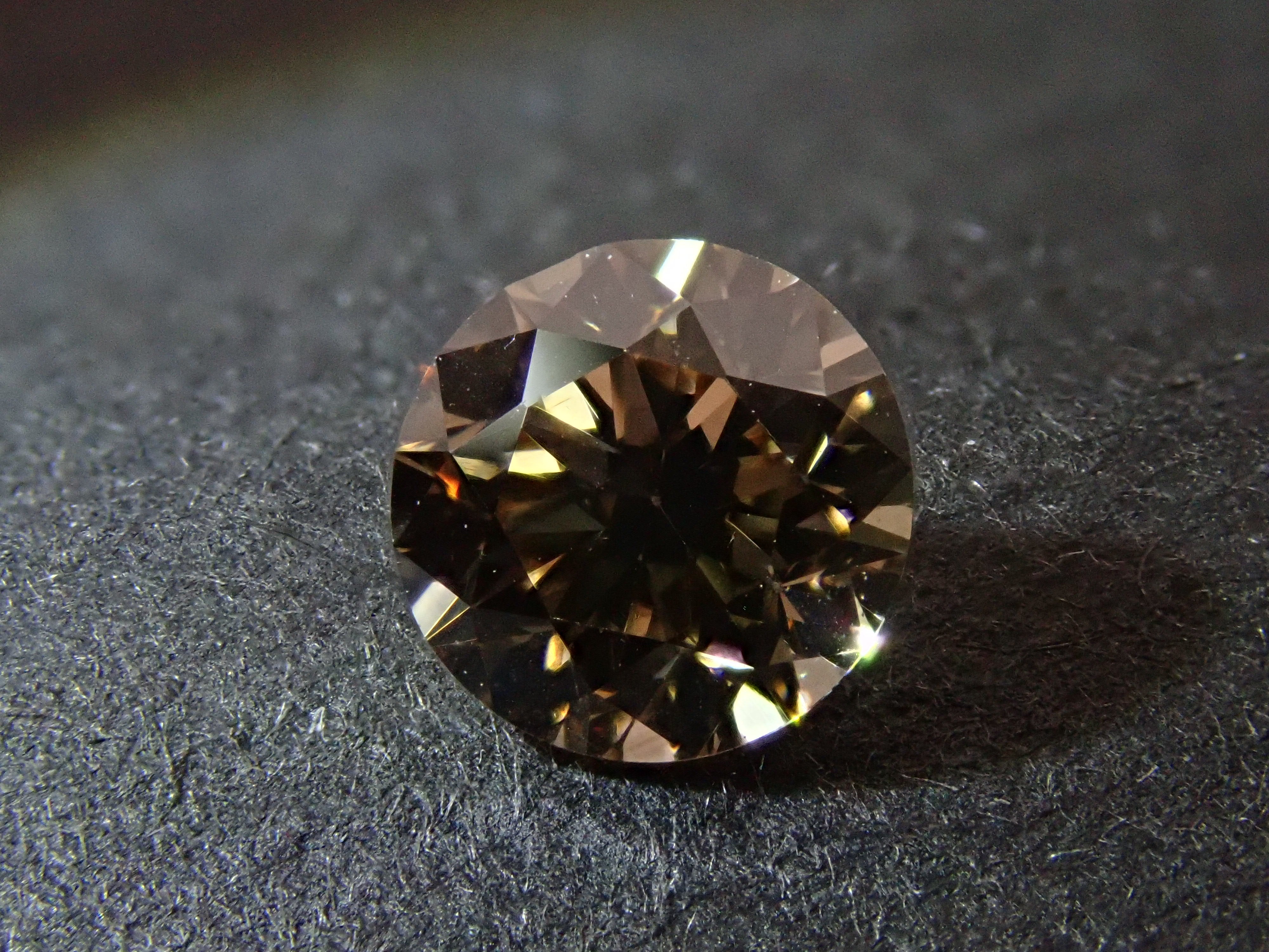 【7/18 22時販売】ブラウンダイヤモンド 5.0mm/0.556ctルース(FANCY LIGHT BROWN, VS-1)