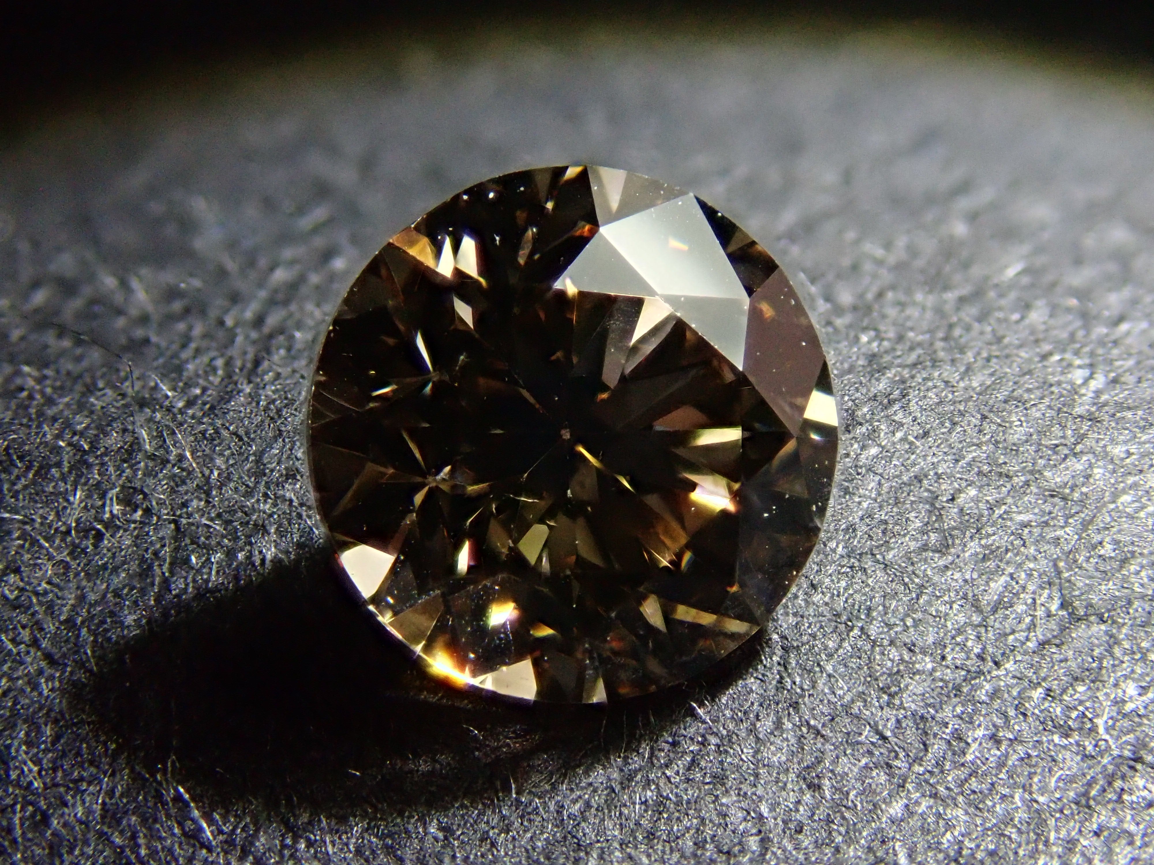 【7/18 22時販売】ブラウンダイヤモンド 5.0mm/0.556ctルース(FANCY LIGHT BROWN, VS-1)