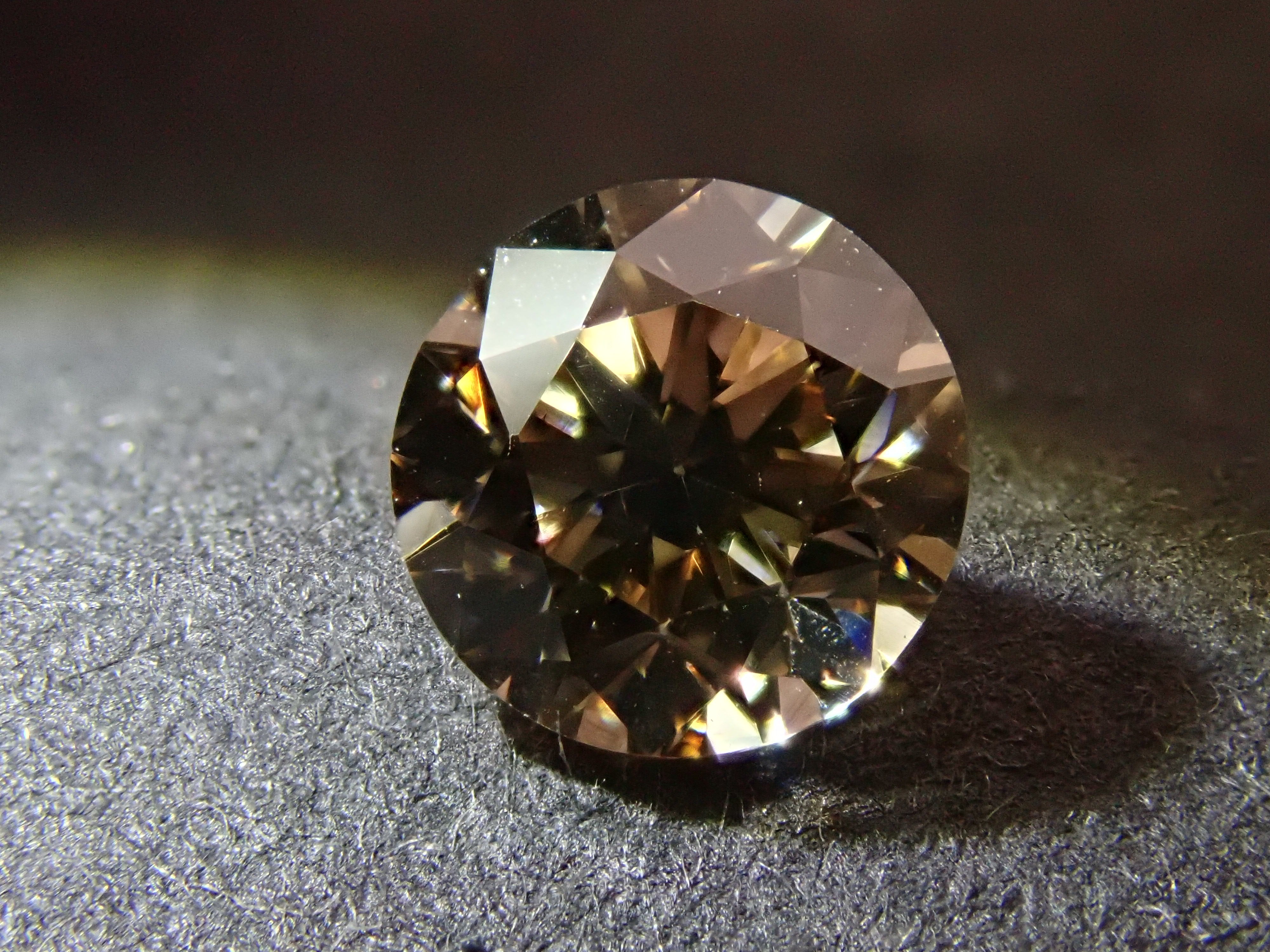 【7/18 22時販売】ブラウンダイヤモンド 5.0mm/0.556ctルース(FANCY LIGHT BROWN, VS-1)