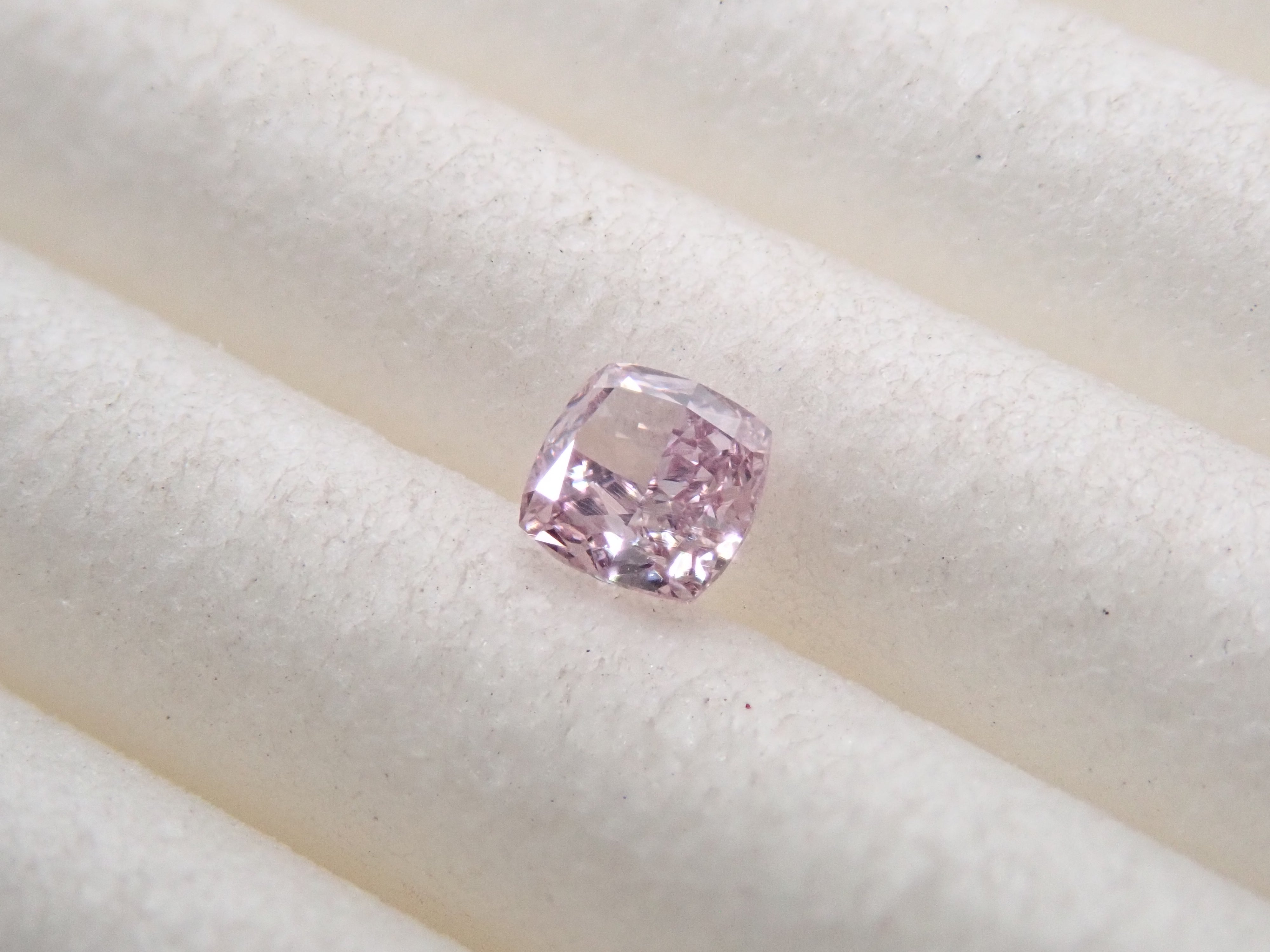 ピンクダイヤモンド 0.075ctルース(FANCY PURPLE PINK, SI1)