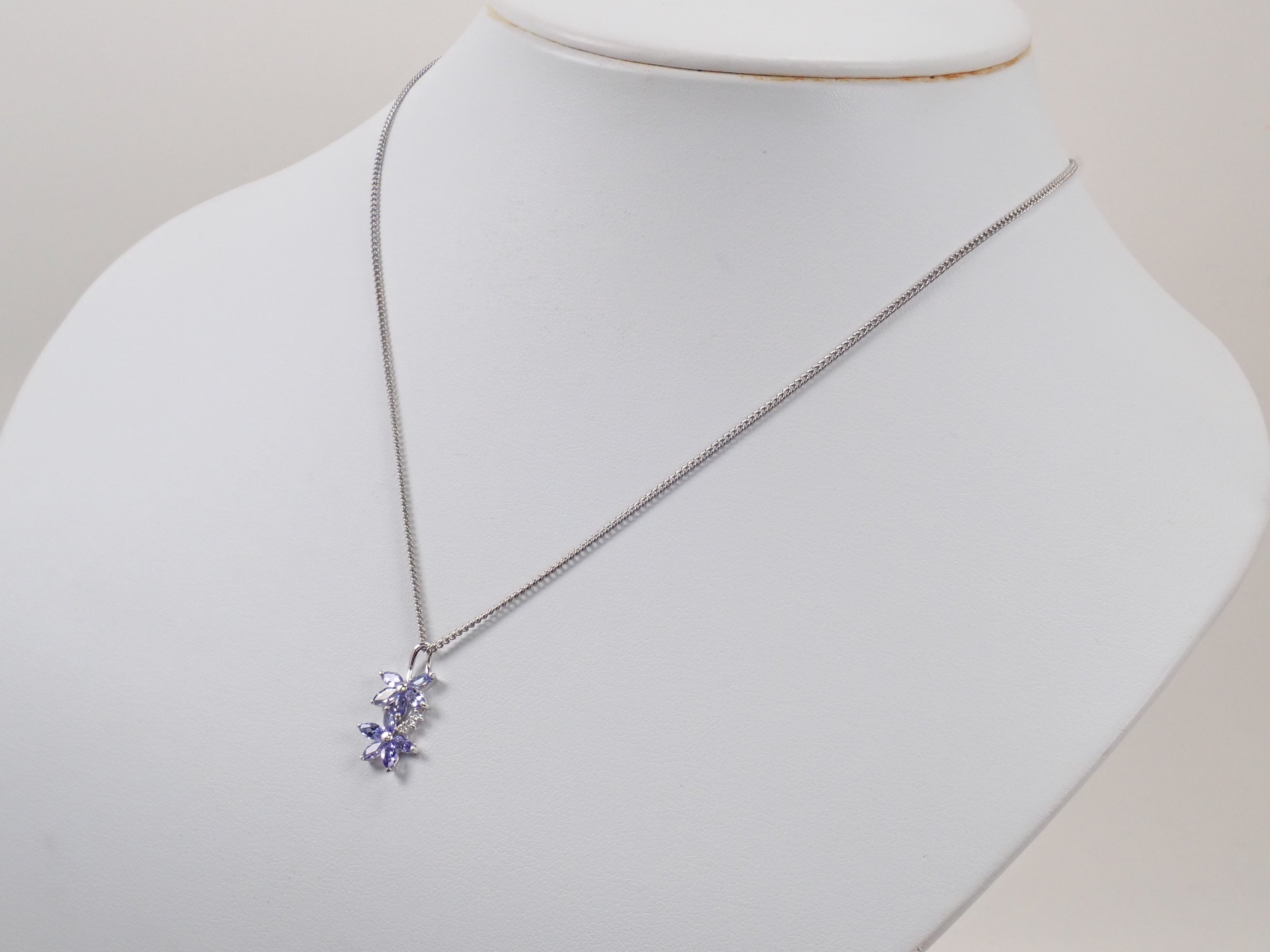 【7/20 22時販売】【カラフリ】K18WG タンザナイト 0.96ct・ダイヤモンド0.03ctペンダントトップ（ネックレストップ）鑑別書