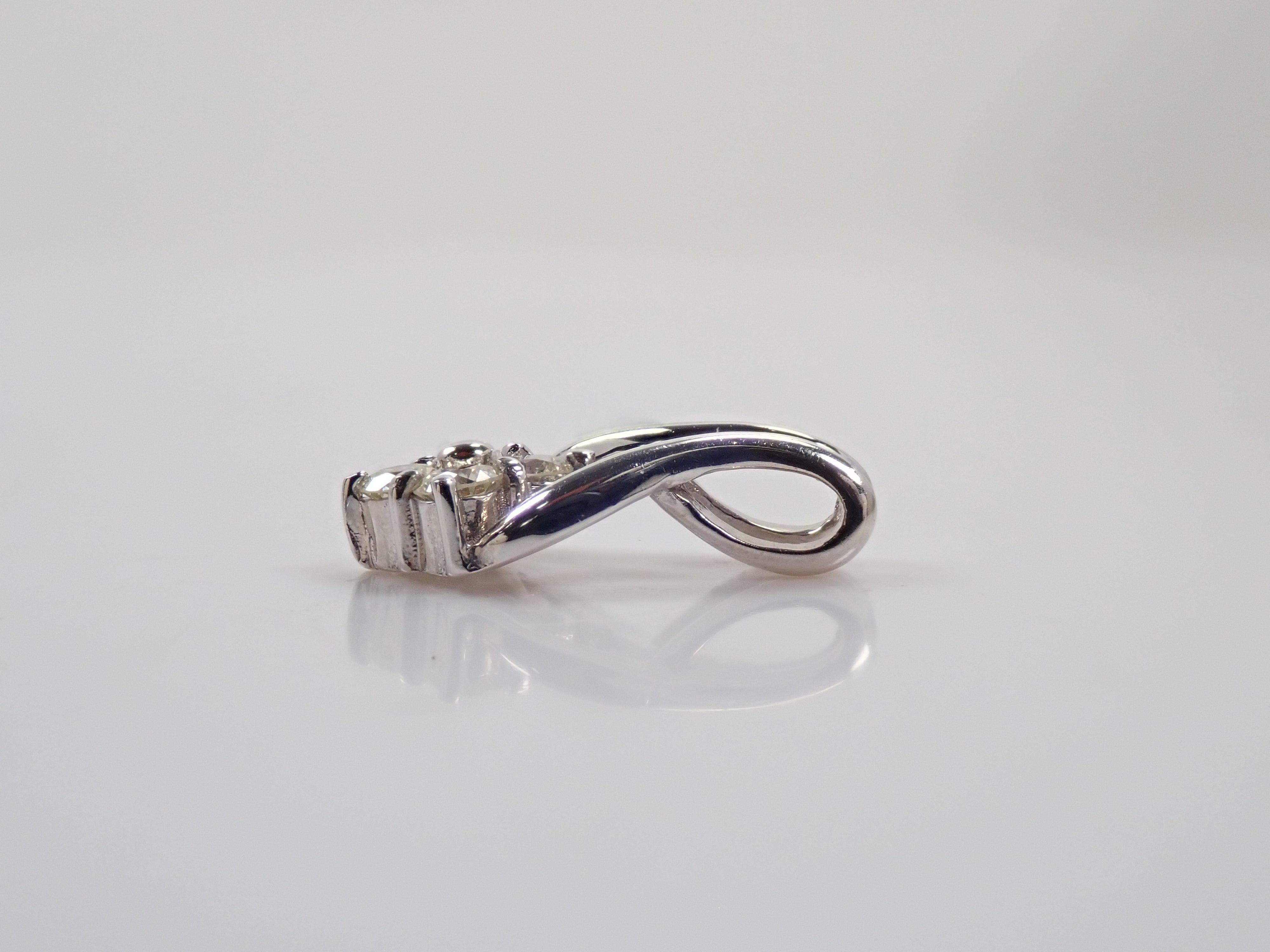 【7/20 22時販売】【カラフリ】K18 ダイヤモンド 0.15ct ペンダントトップ（ネックレストップ）