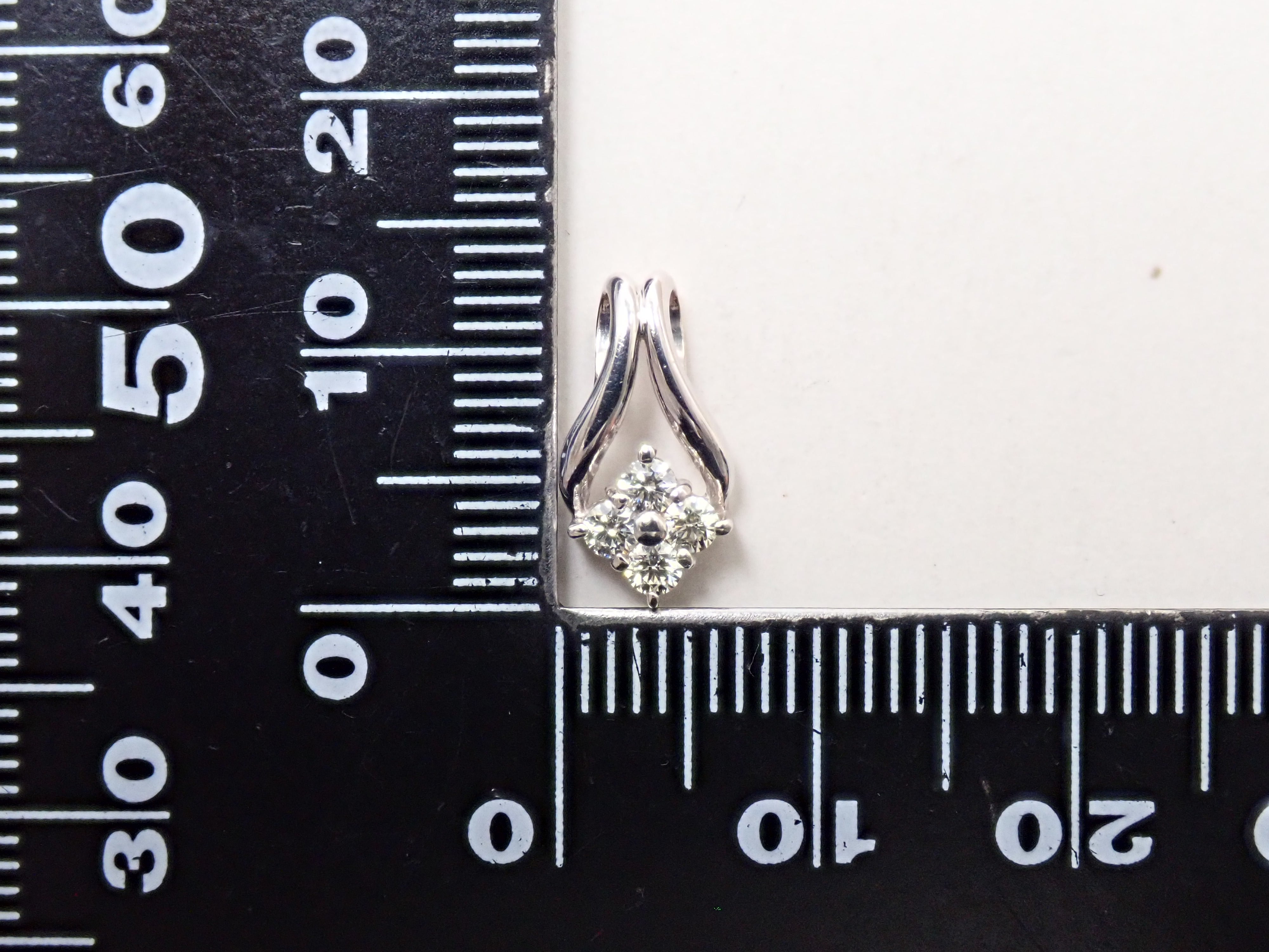 【7/20 22時販売】【カラフリ】K18 ダイヤモンド 0.15ct ペンダントトップ（ネックレストップ）