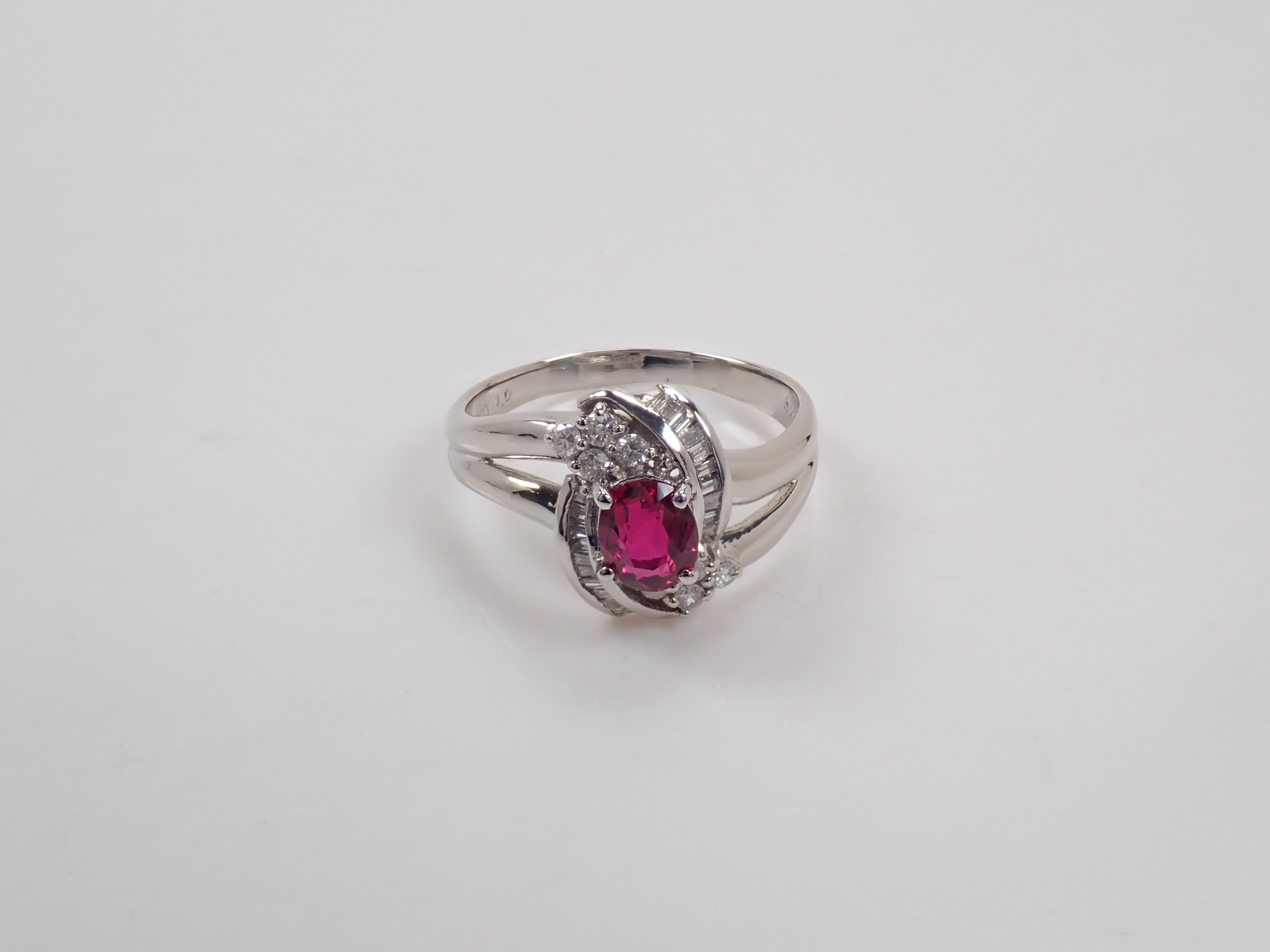 Pt900 タイ産ルビー 1ct リング