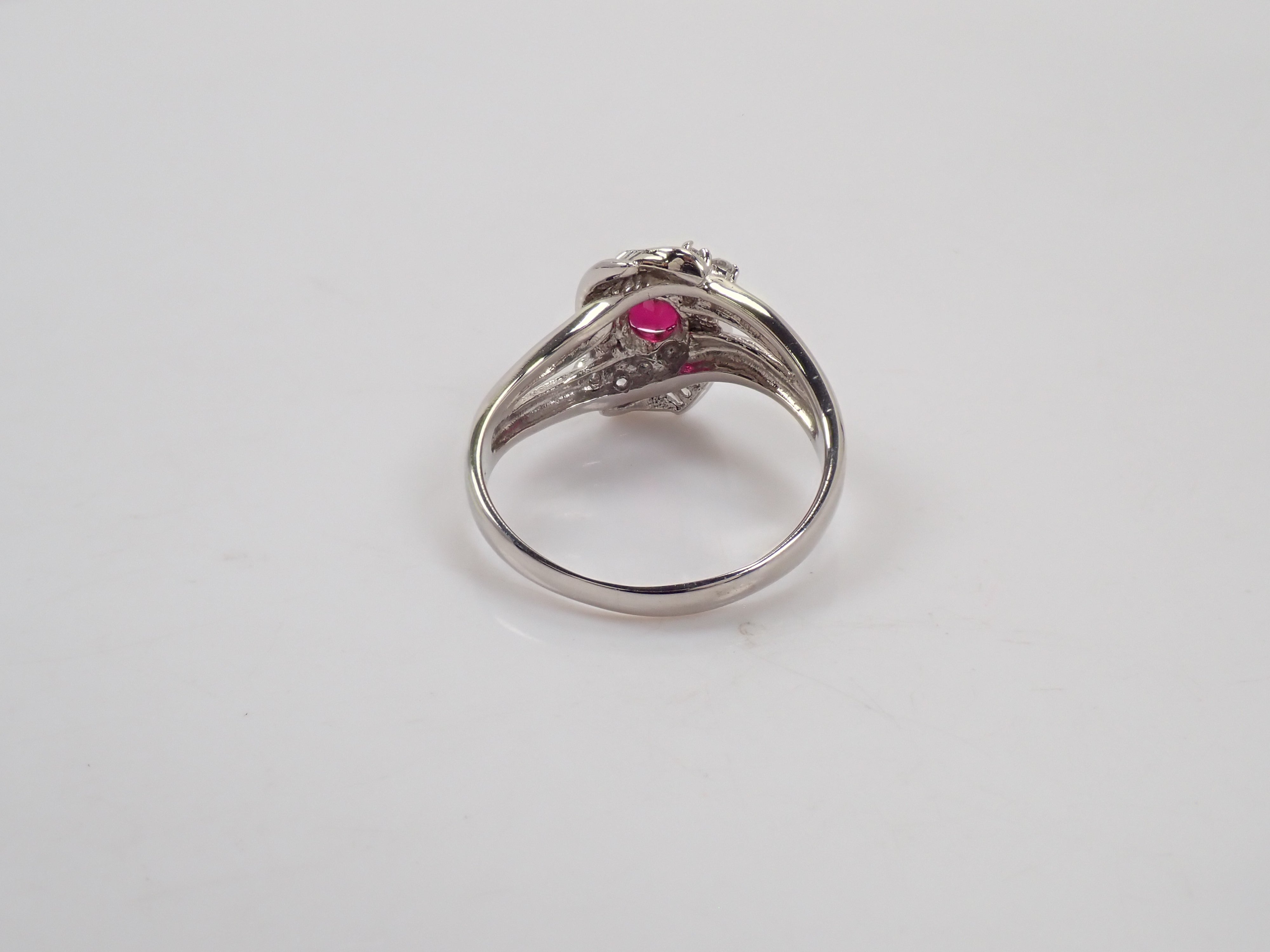 Pt900 タイ産ルビー 1ct リング