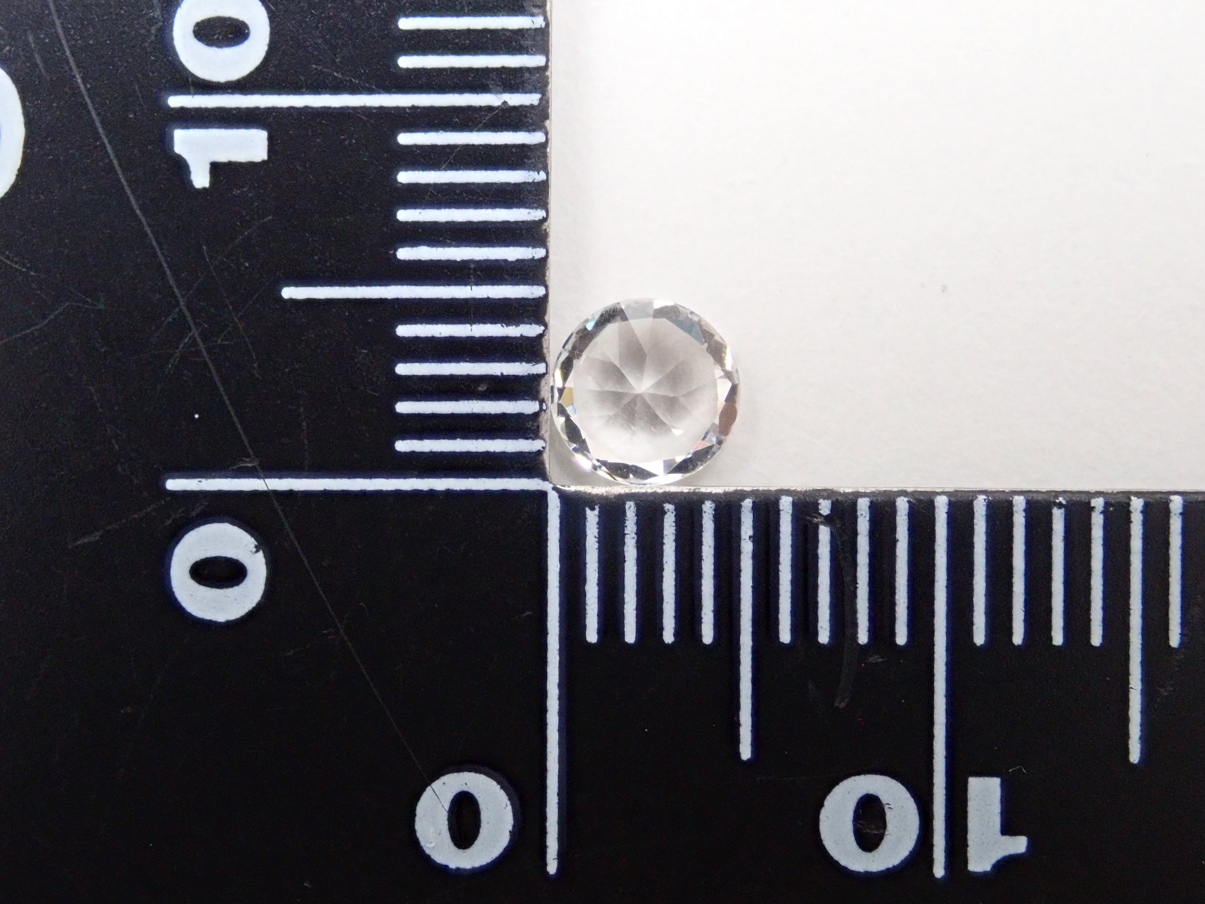 ホワイトサファイア 5mm/0.521ctルース