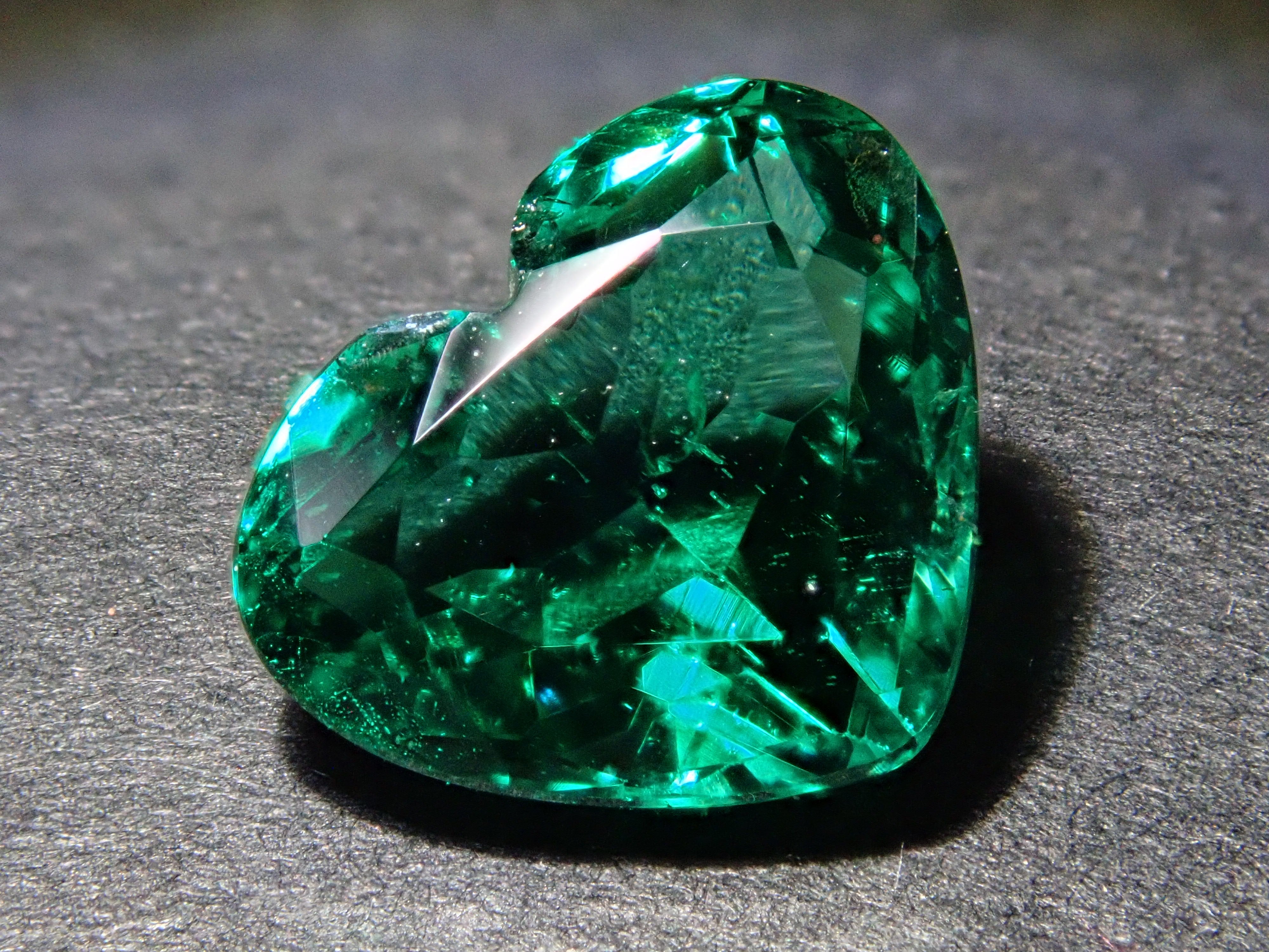 【12559975掲載】コロンビア産ノンオイルエメラルド 1.760ctルース