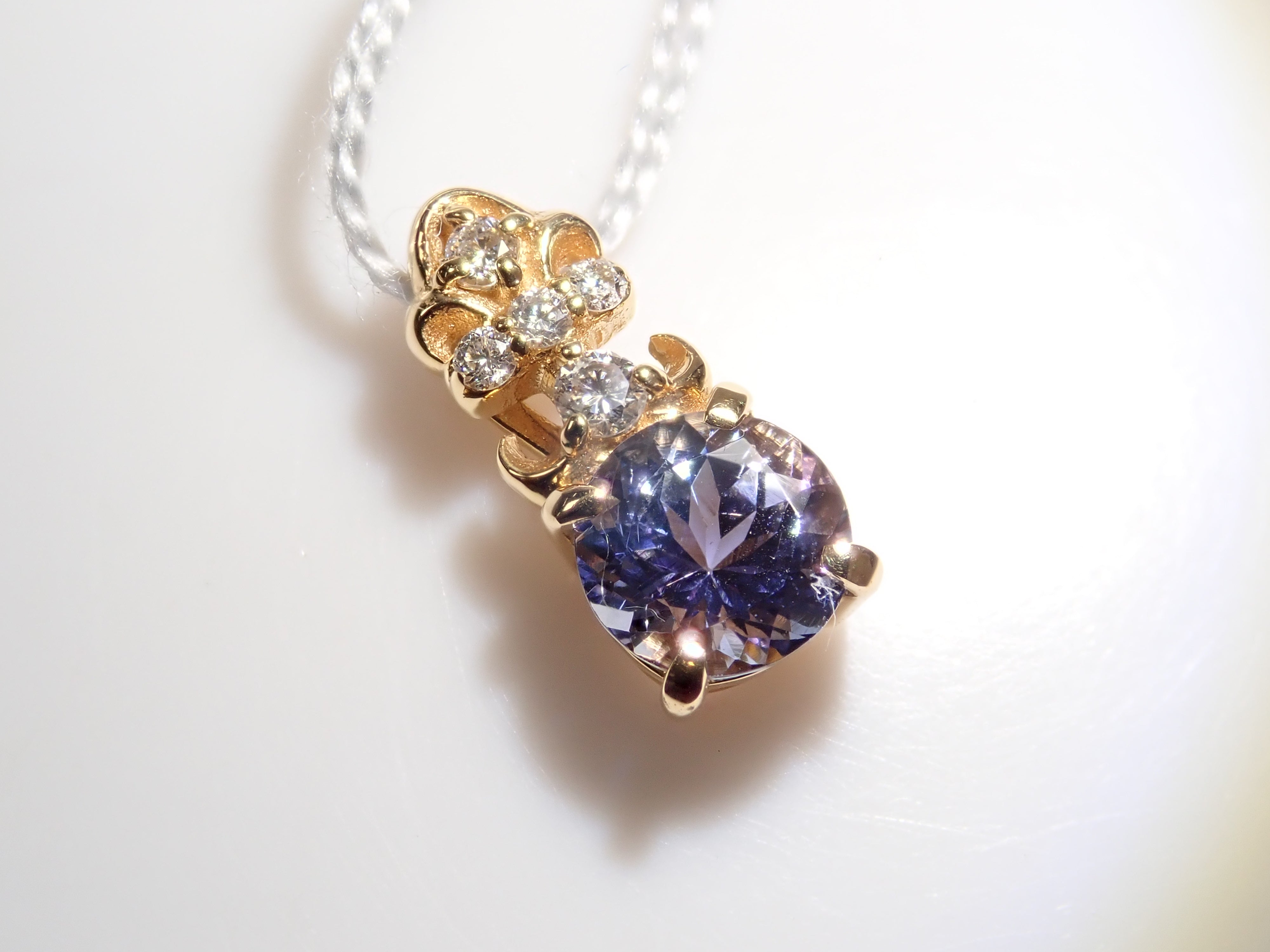 【22602497掲載】K18YG タンザナイト 0.344ct ペンダントトップ（ネックレストップ）