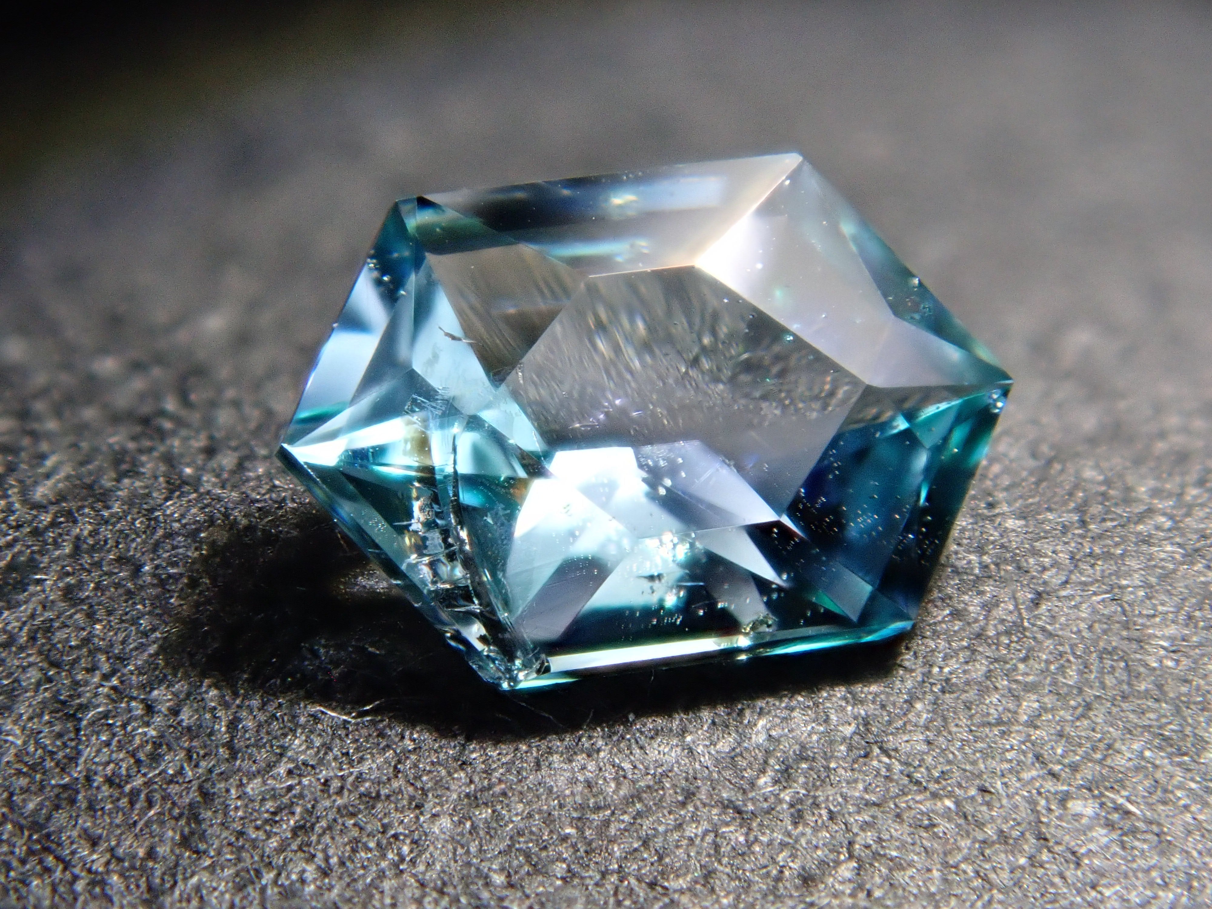 【12544254掲載】コーネルピン 0.228ctルース