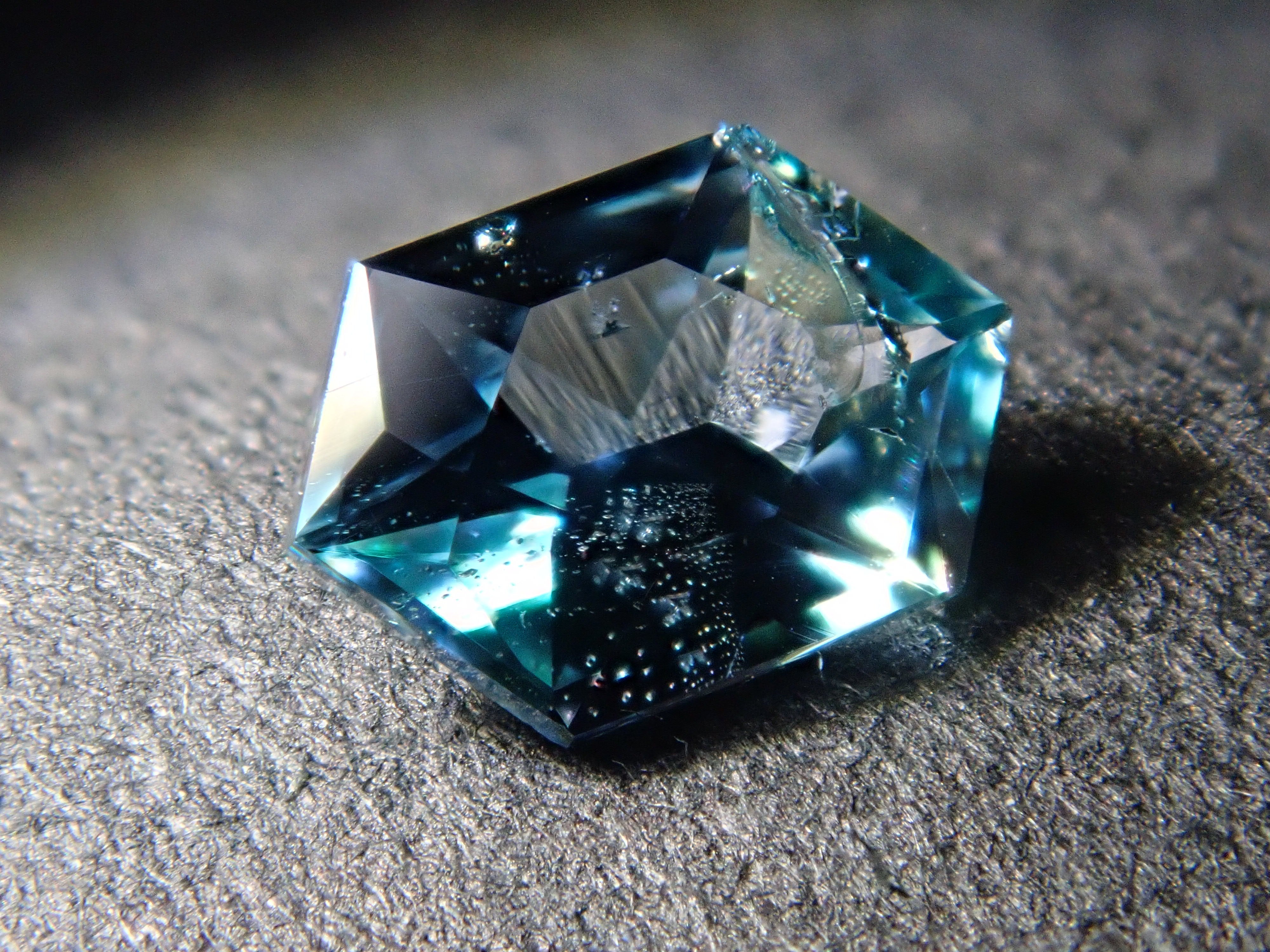 【12544254掲載】コーネルピン 0.228ctルース