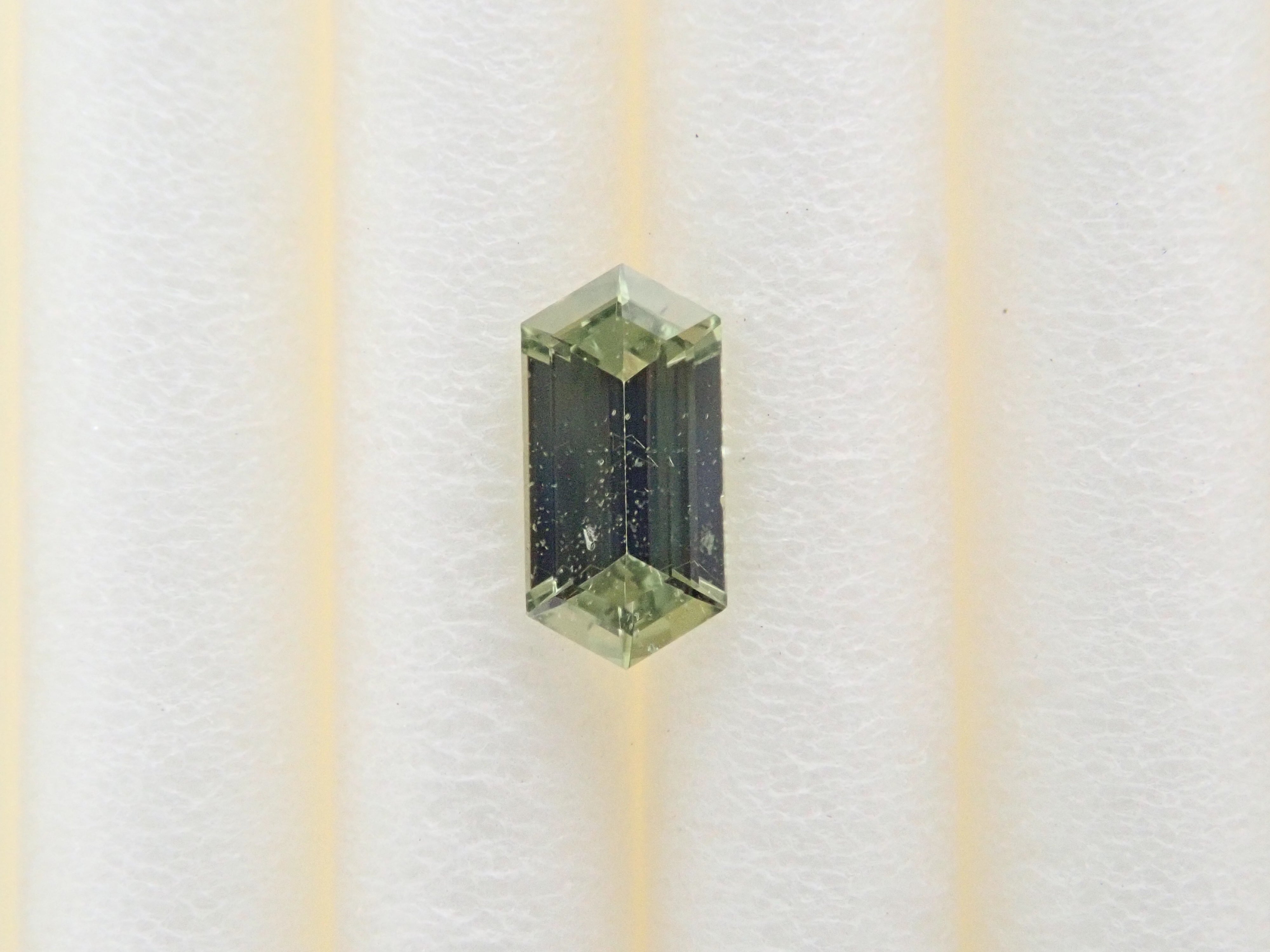 產自馬達加斯加的黃色藍寶石 0.181 克拉裸石