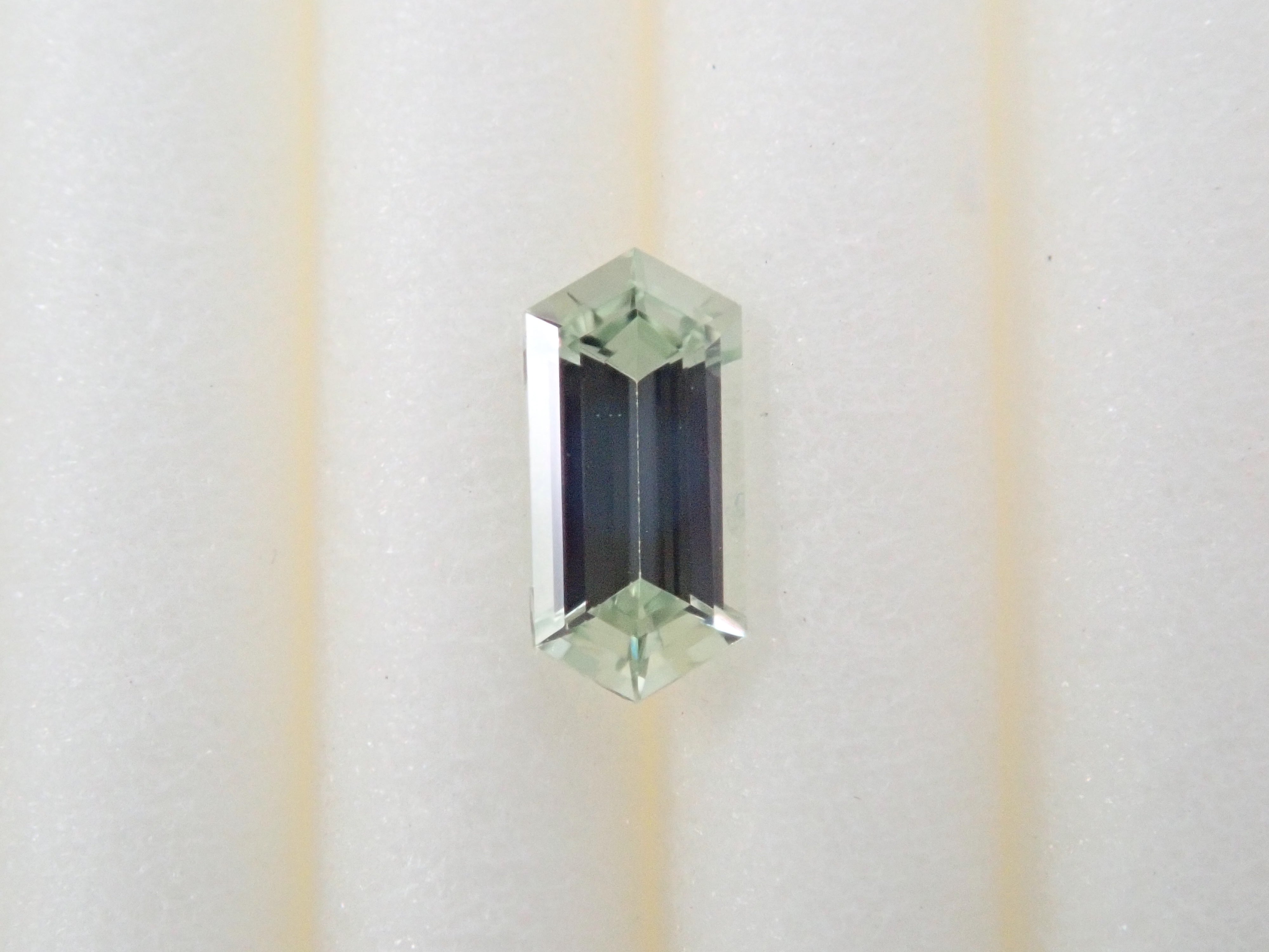 產自馬達加斯加的綠色藍寶石 0.199 克拉裸石