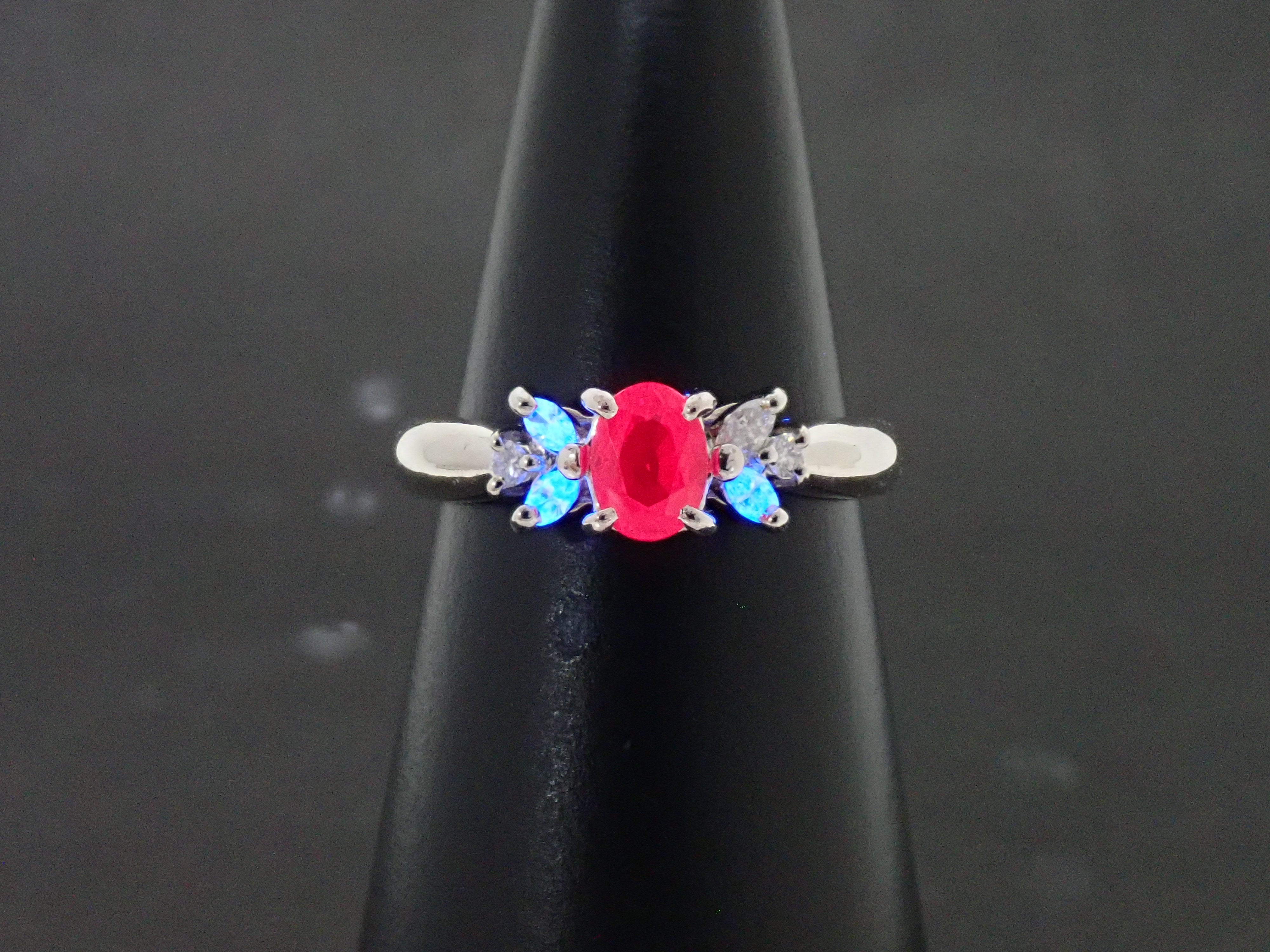 Pt900 ルビー 0.69ct・ダイヤモンド0.16ctリング 鑑別書