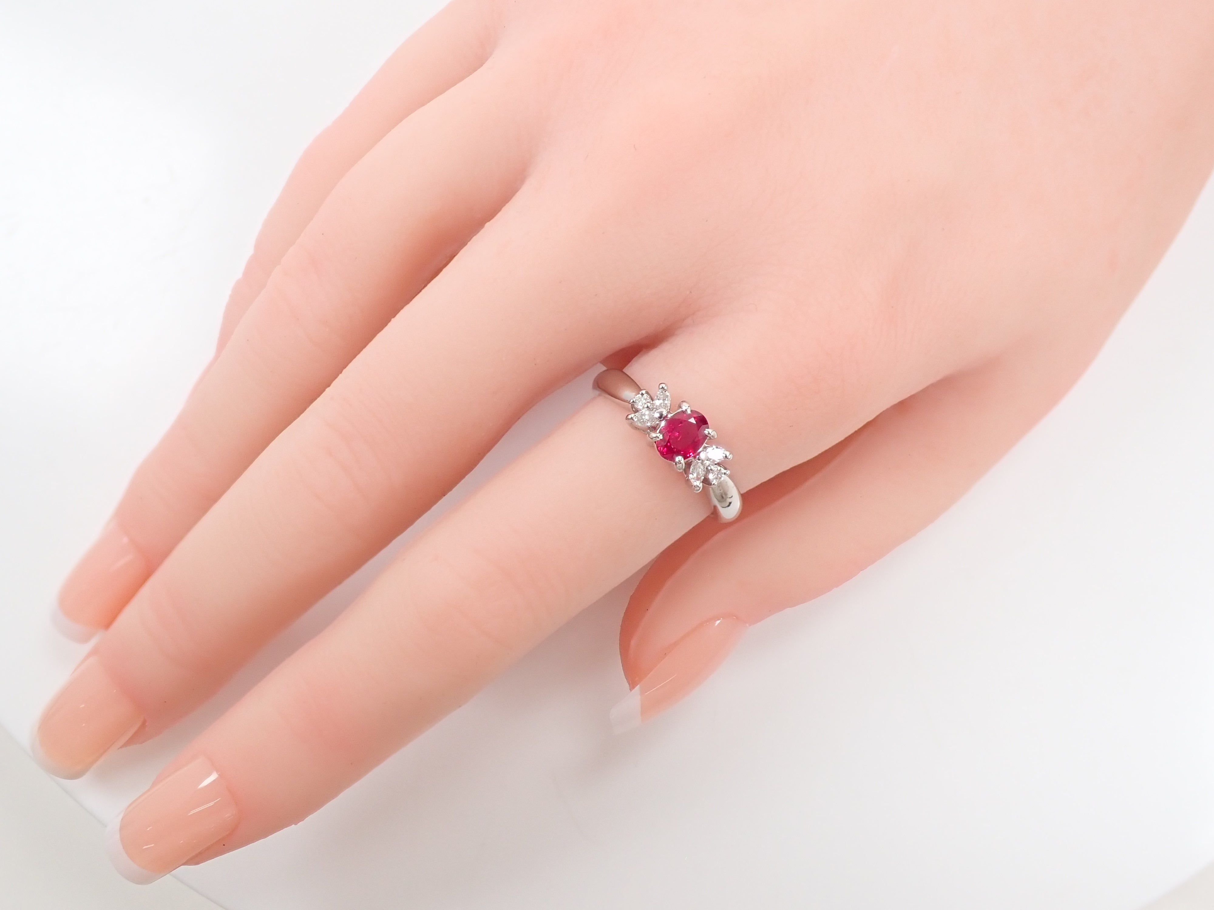 Pt900 ルビー 0.69ct・ダイヤモンド0.16ctリング 鑑別書