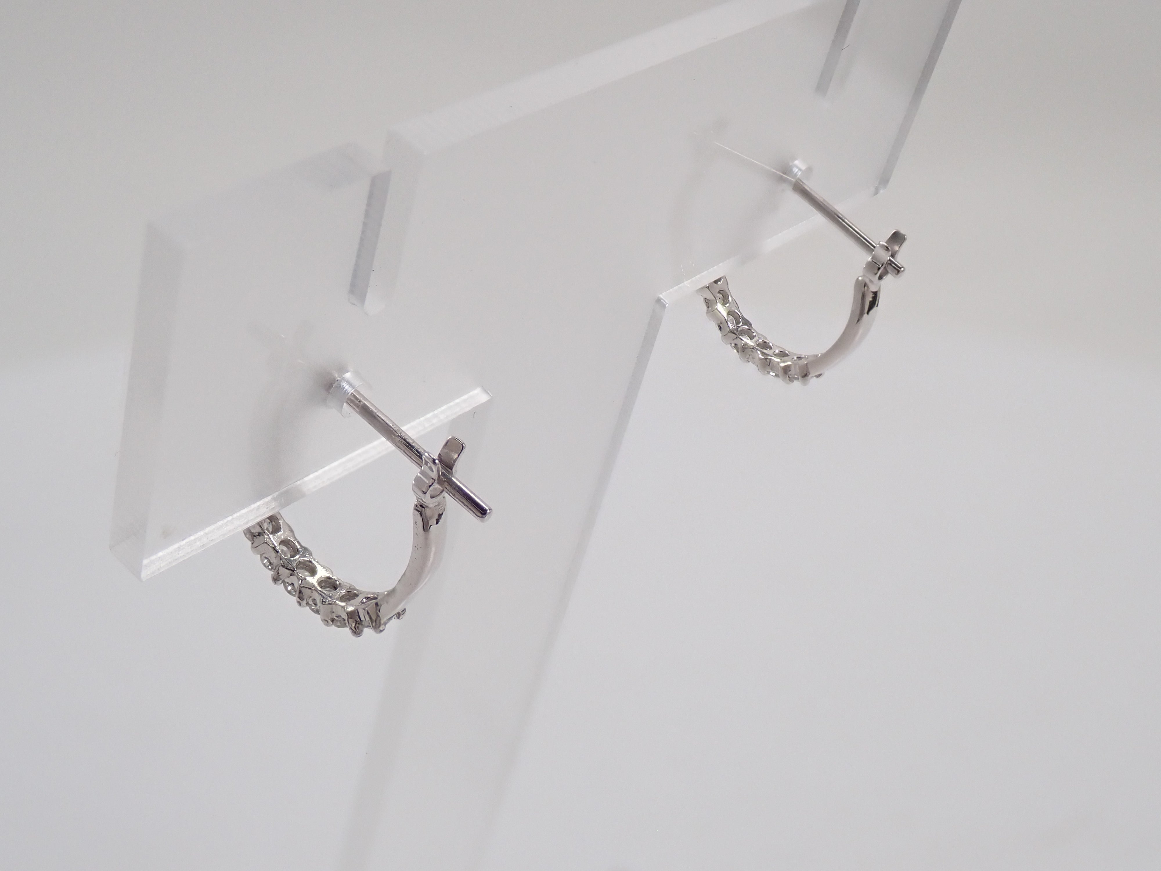 【7/31 22時販売】【カラフリ】K18WG ダイヤモンド 0.30ct ピアス
