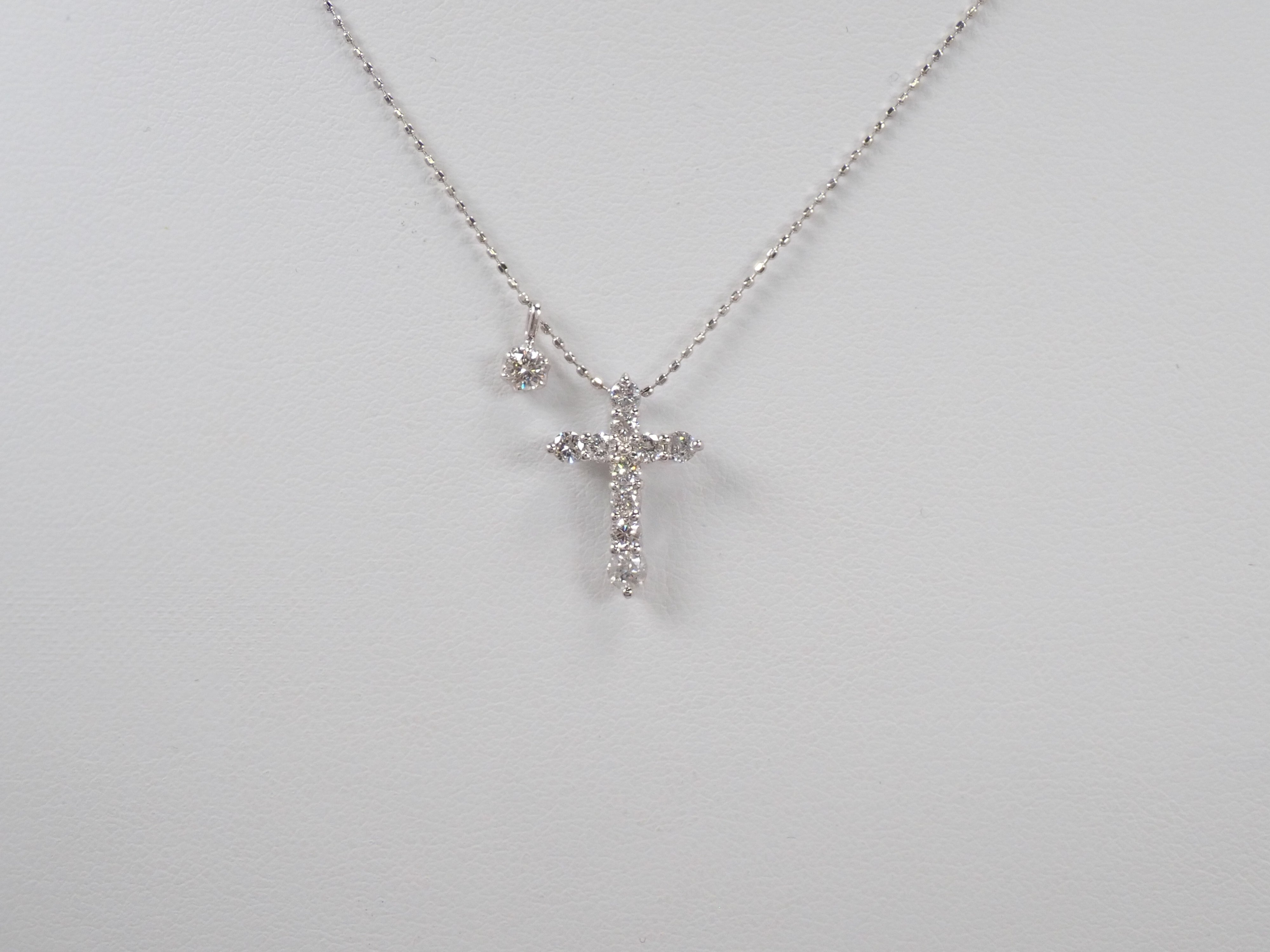 Pt900/K18WG ダイヤモンド0.50ct ・ダイヤモンド0.07ctペンダント（ネックレス）