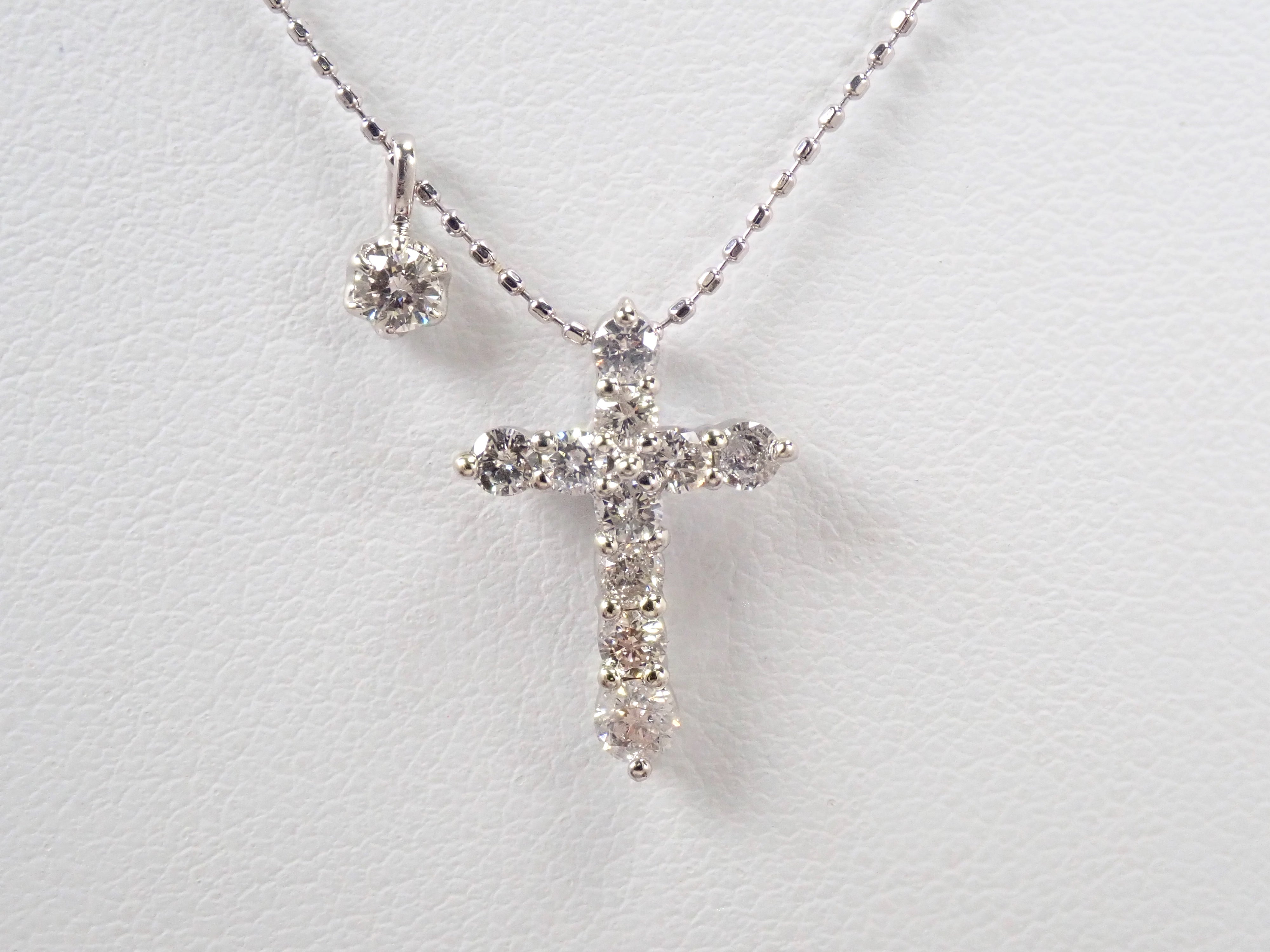 Pt900/K18WG ダイヤモンド0.50ct ・ダイヤモンド0.07ctペンダント