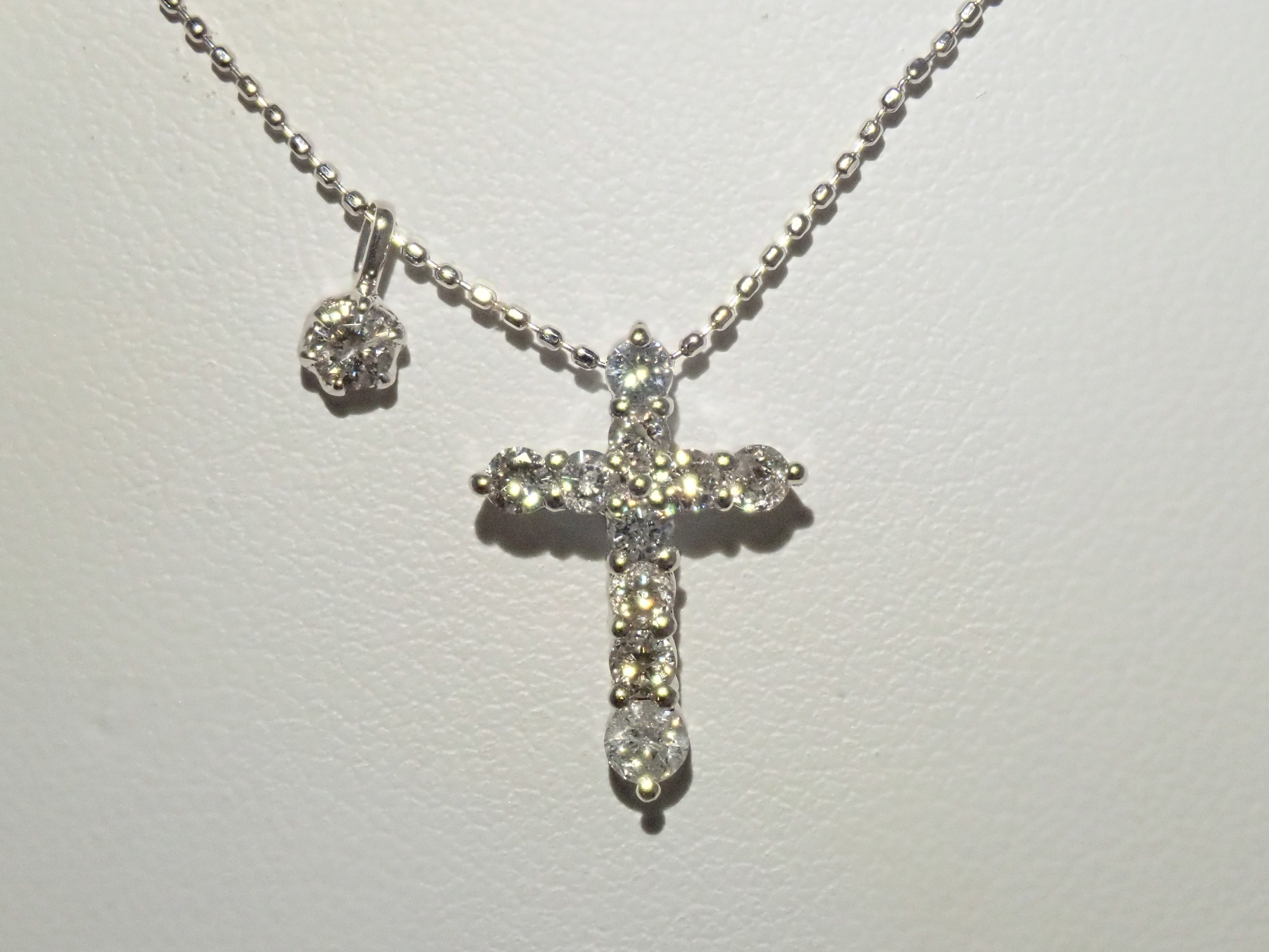 Pt900/K18WG ダイヤモンド0.50ct ・ダイヤモンド0.07ctペンダント（ネックレス）