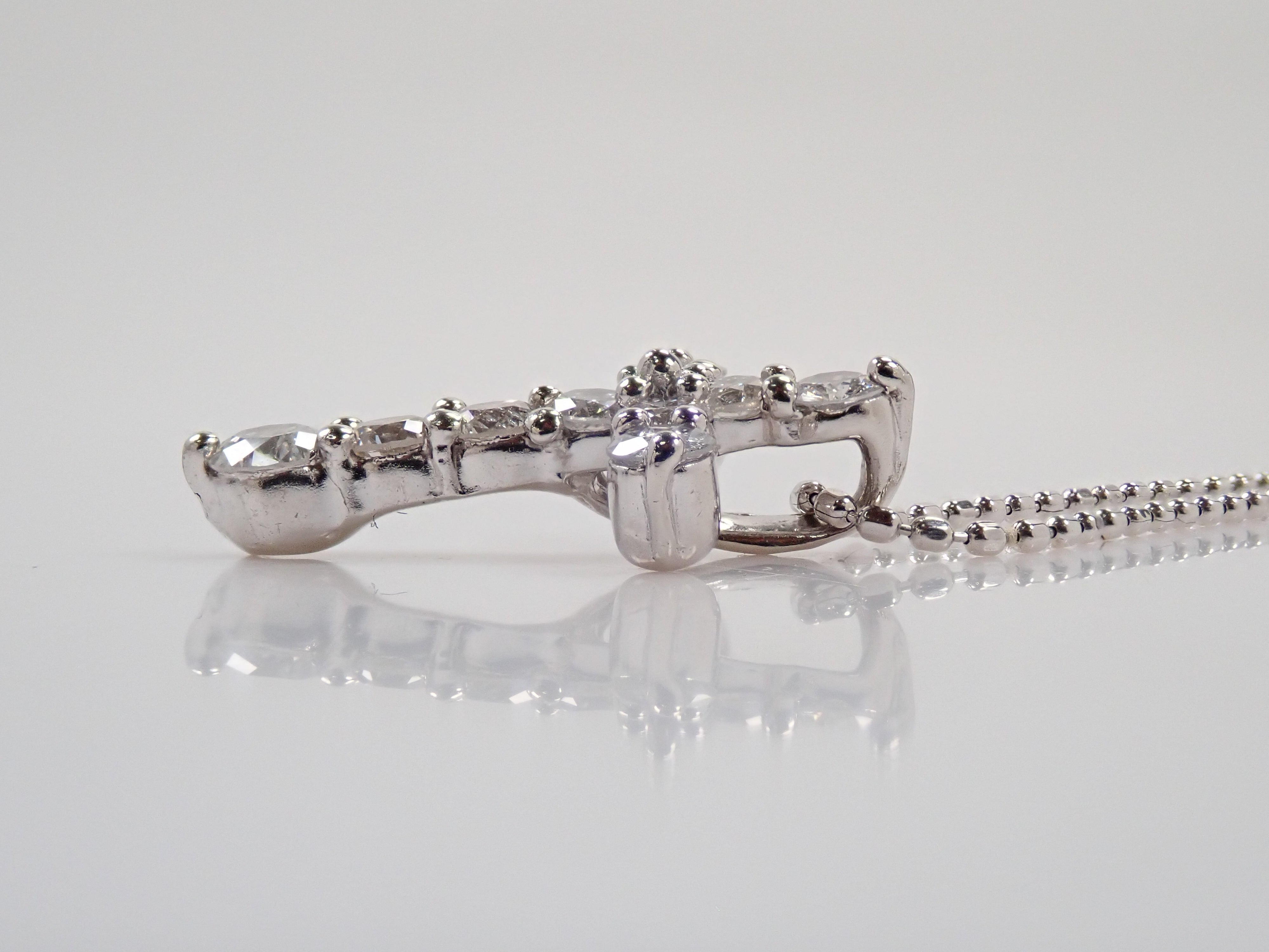 Pt900/K18WG ダイヤモンド0.50ct ・ダイヤモンド0.07ctペンダント（ネックレス）
