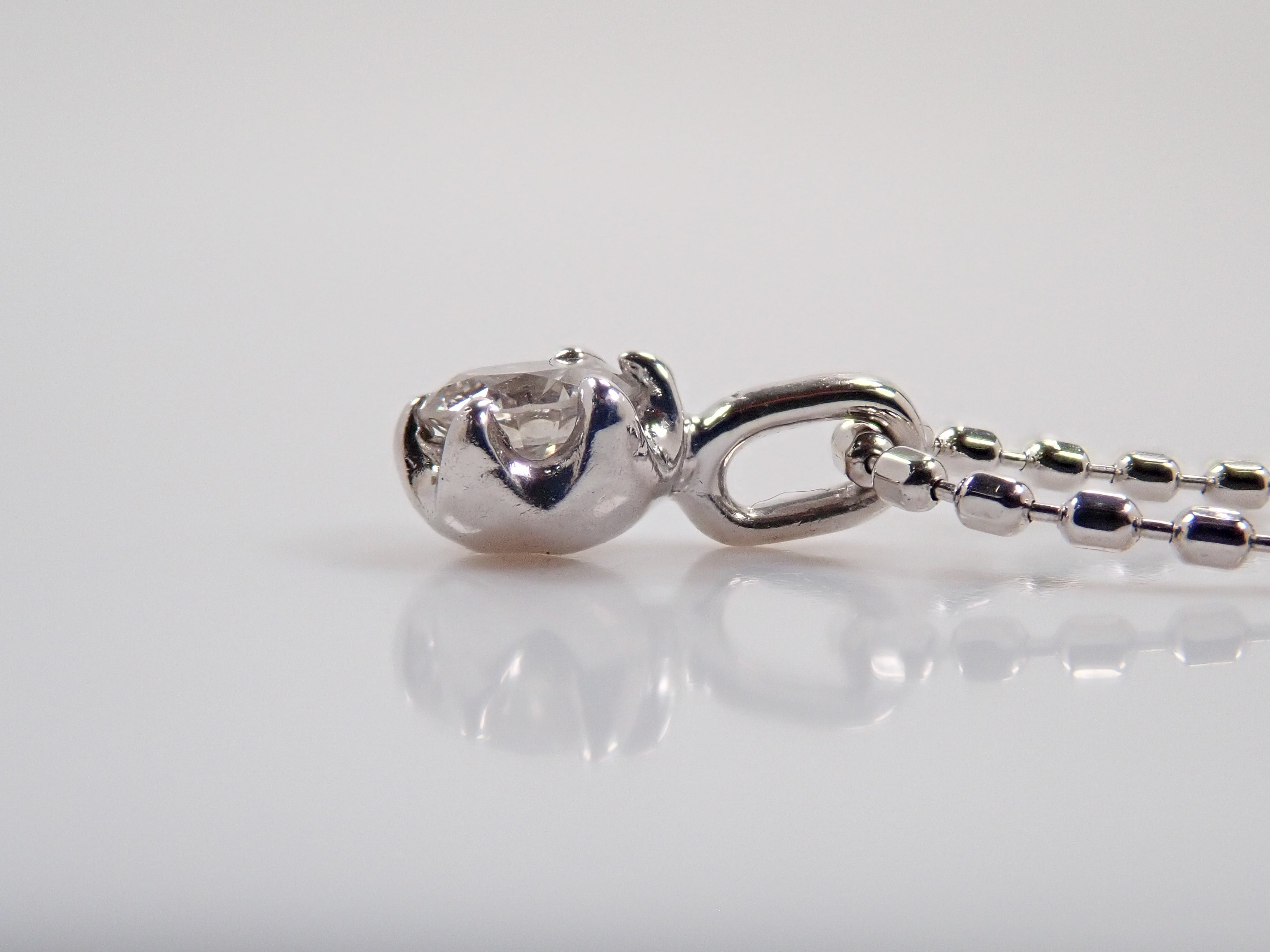 Pt900/K18WG ダイヤモンド0.50ct ・ダイヤモンド0.07ctペンダント