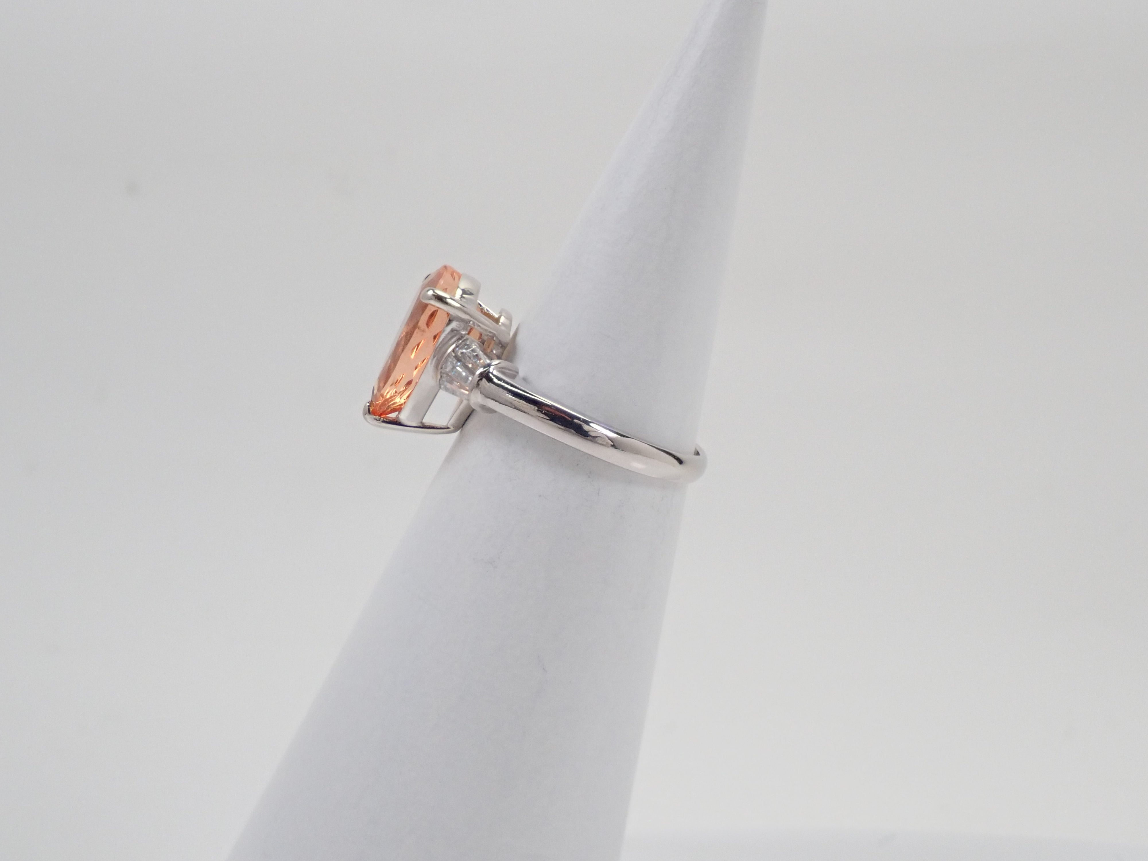 Pt900 インペリアルトパーズ 3.88ct・ダイヤモンド0.26ct リング 鑑別書