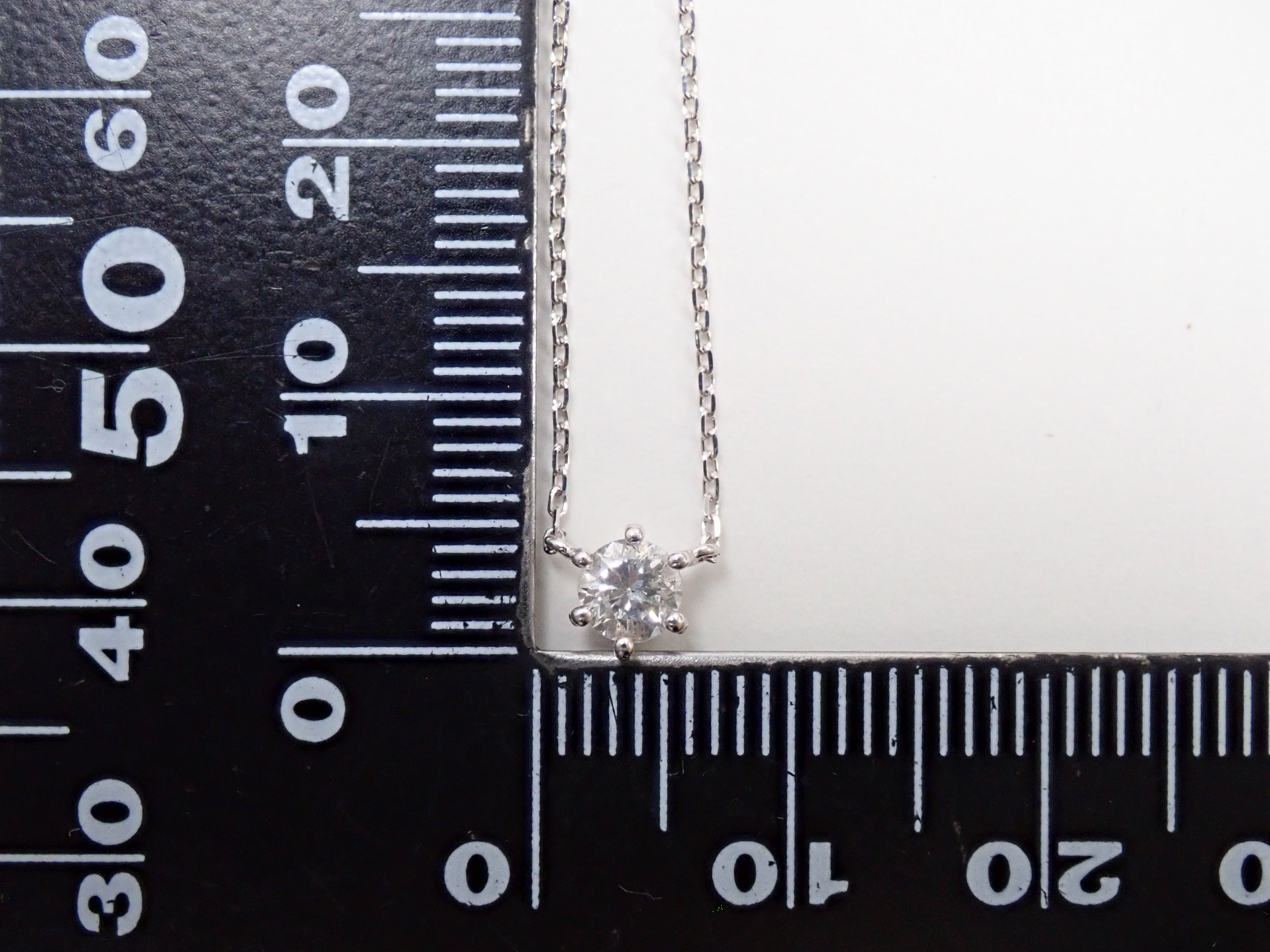 Pt900/Pt850 ダイヤモンド 4.0mm/0.29ct 一粒ペンダント（ネックレス）