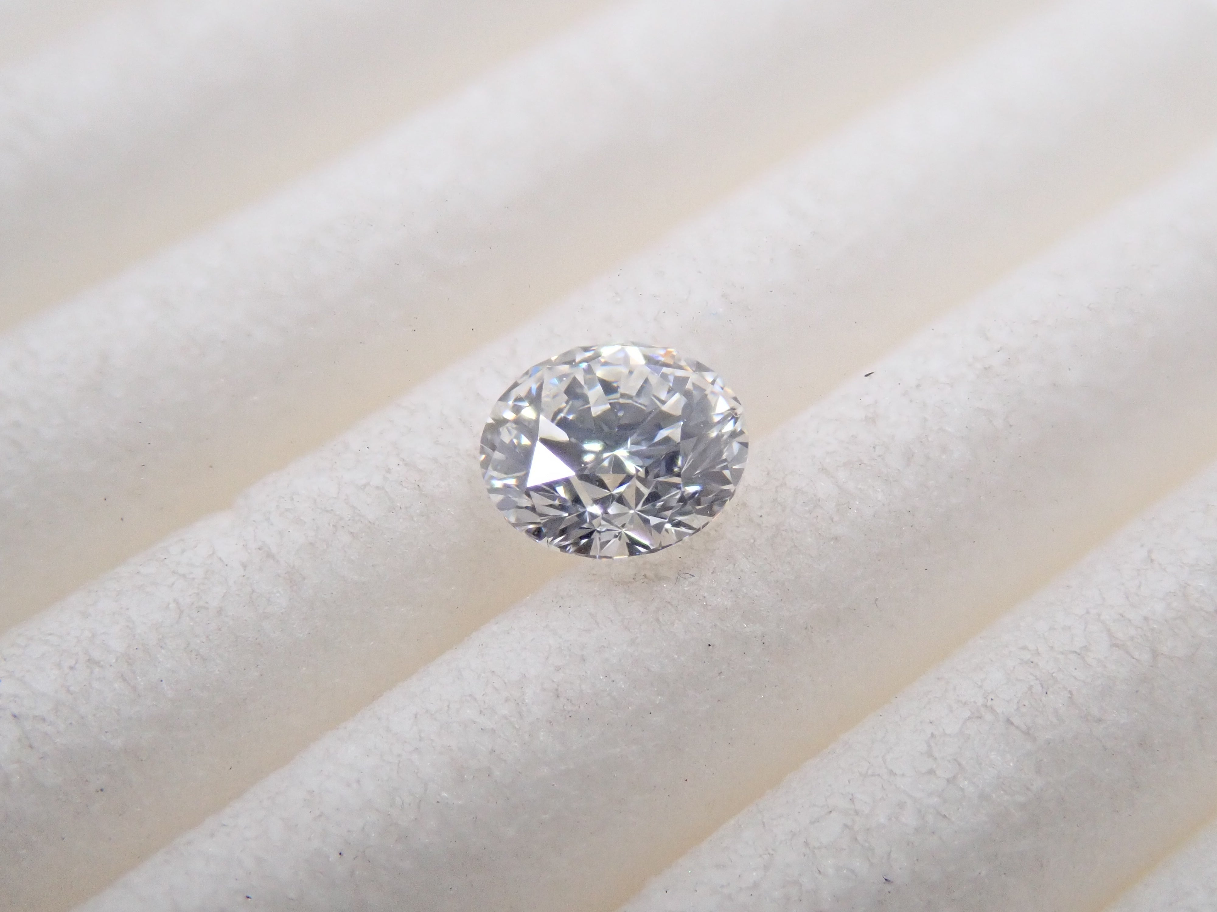 【7/26 22時販売】ダイヤモンド（ハート＆キューピッド）3.0mm/0.226ctルース(G, VVS-1, 3Excellent H&C)
