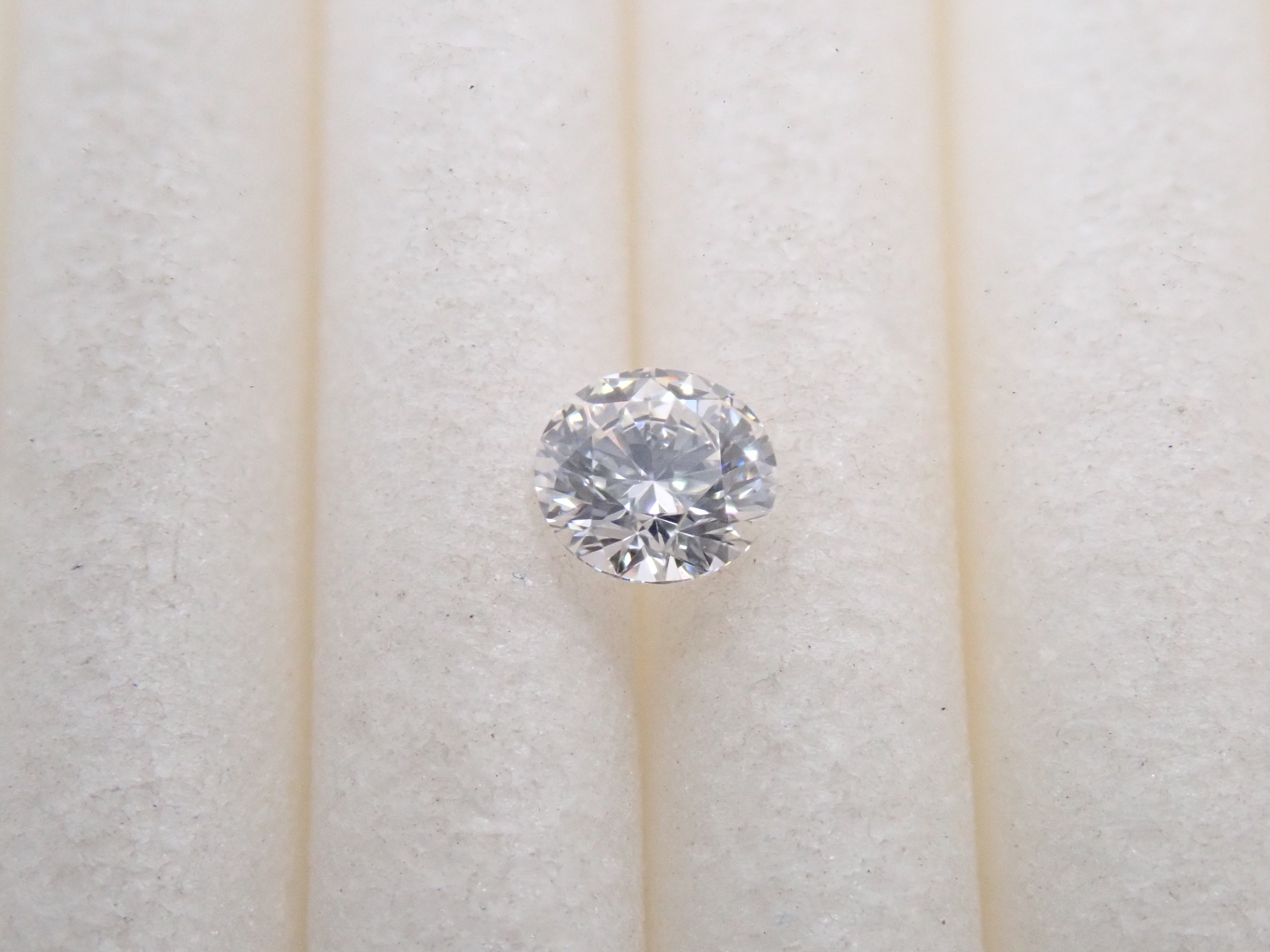 【7/26 22時販売】ダイヤモンド 3.0mm/0.105ctルース(F, VVS2, VeryGood)