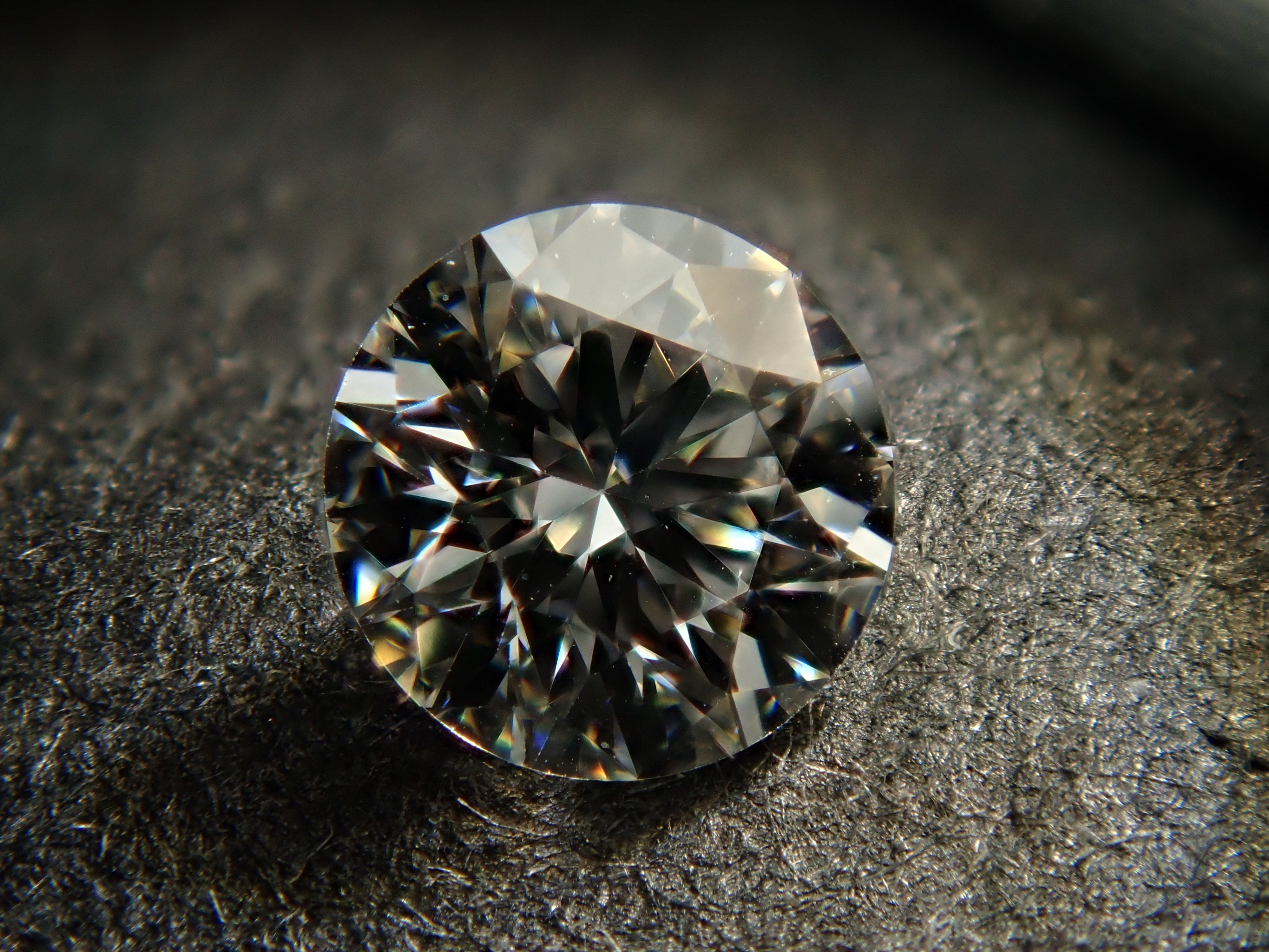 【7/26 22時販売】ダイヤモンド 3.0mm/0.105ctルース(F, VVS2, VeryGood)