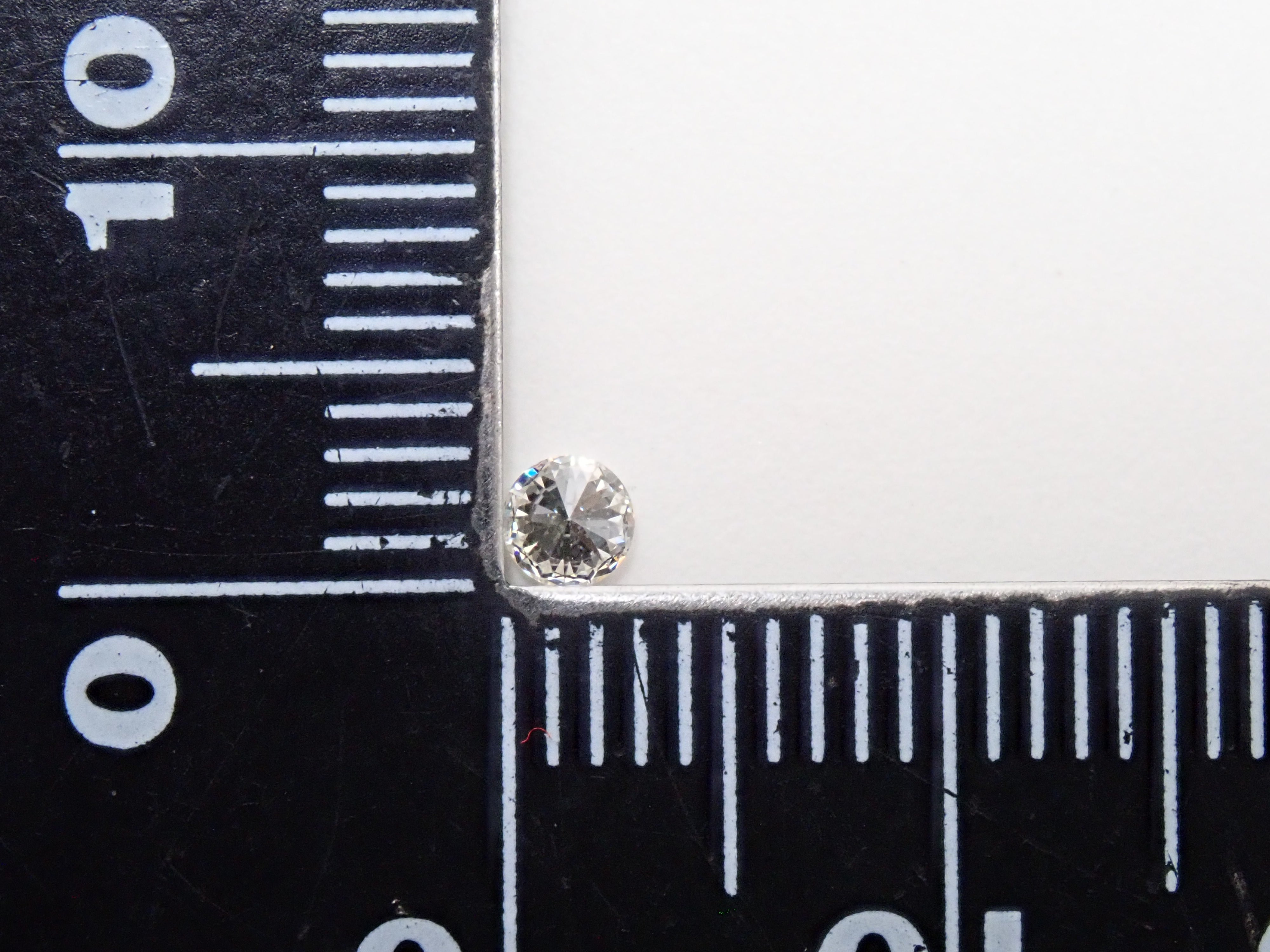 ダイヤモンド 3.0mm/0.105ctルース(F, VVS2, VeryGood)
