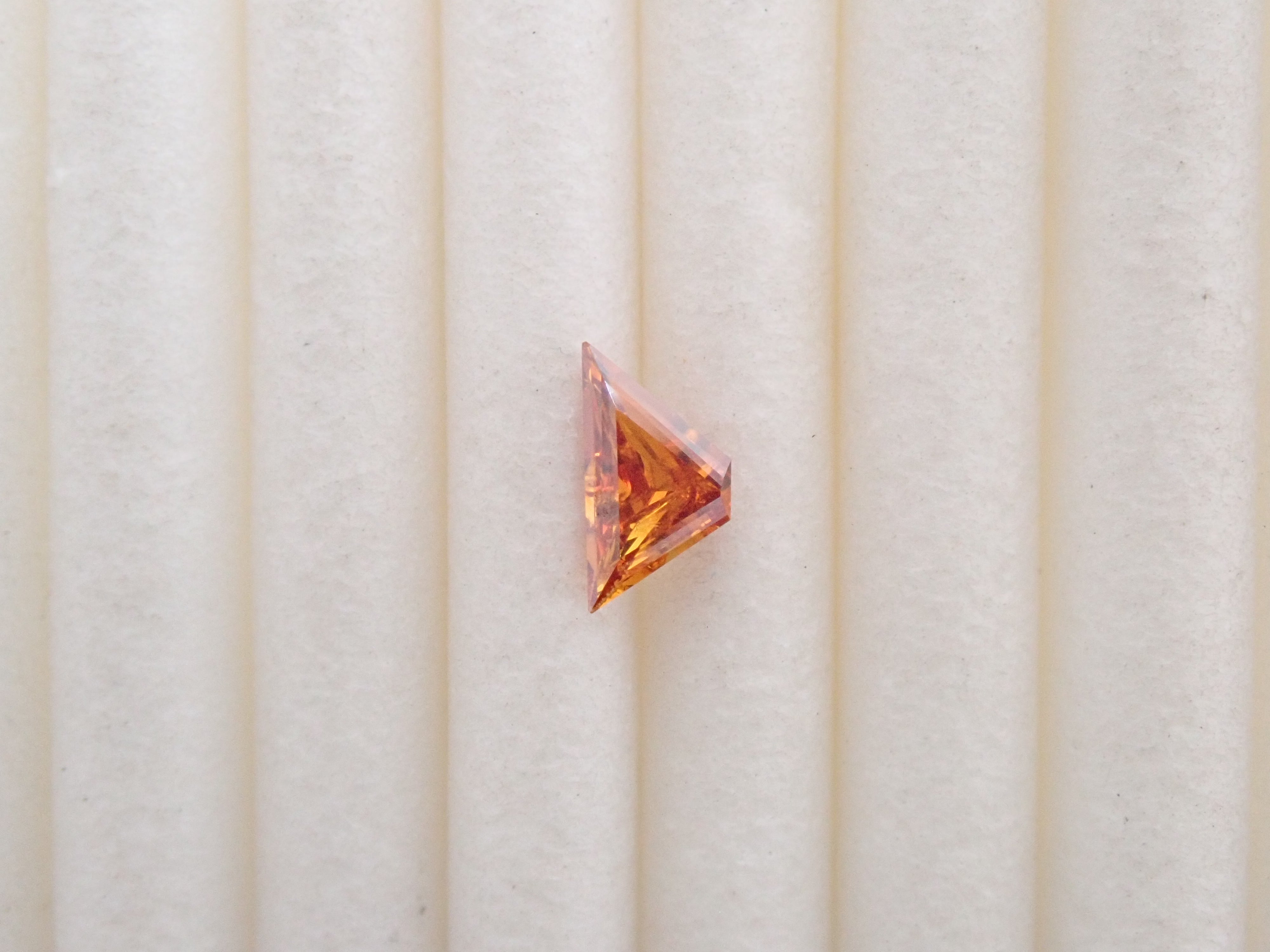 【7/26 22時販売】オレンジダイヤモンド 0.176ctルース(FANCY DEEP YELLOWISH ORANGE, I-1)