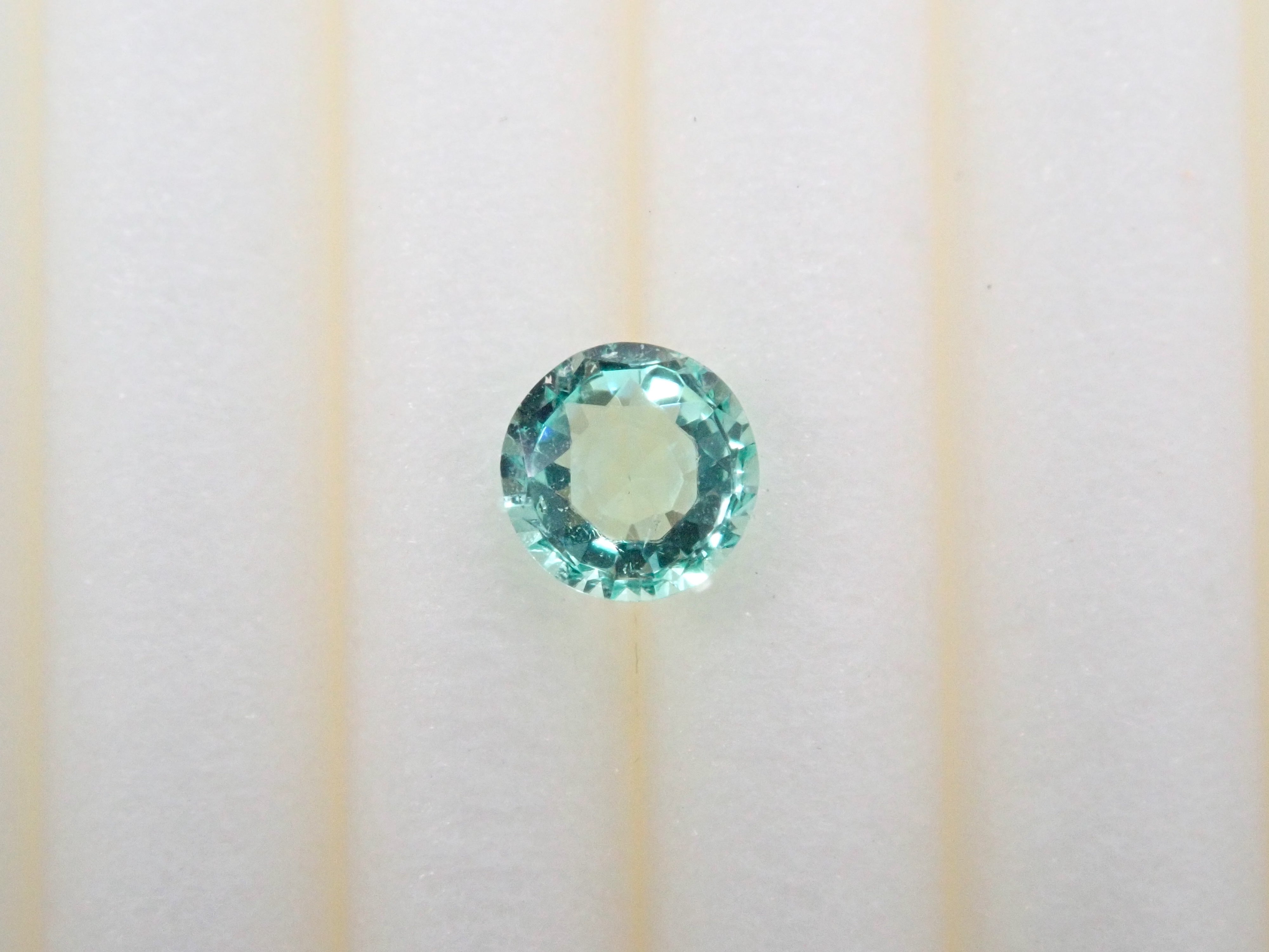 Colombian oil-free emerald 3.3mm/0.128ct loose Japanese-German edition